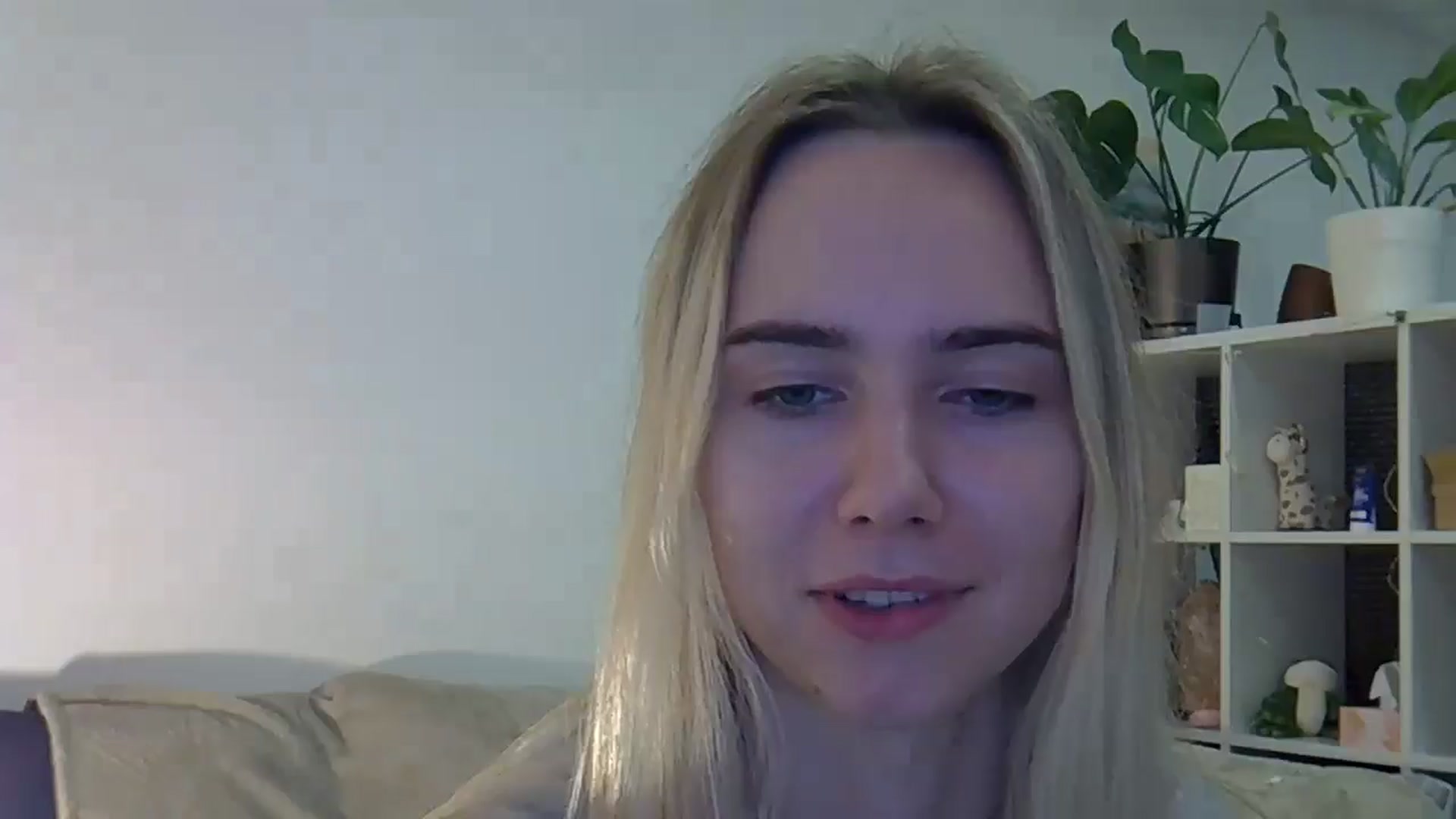 Gallery image thumbnail from Ocean__Soul's myfreecams stream on, 04/12/2025, 21:52 image 3 of 20