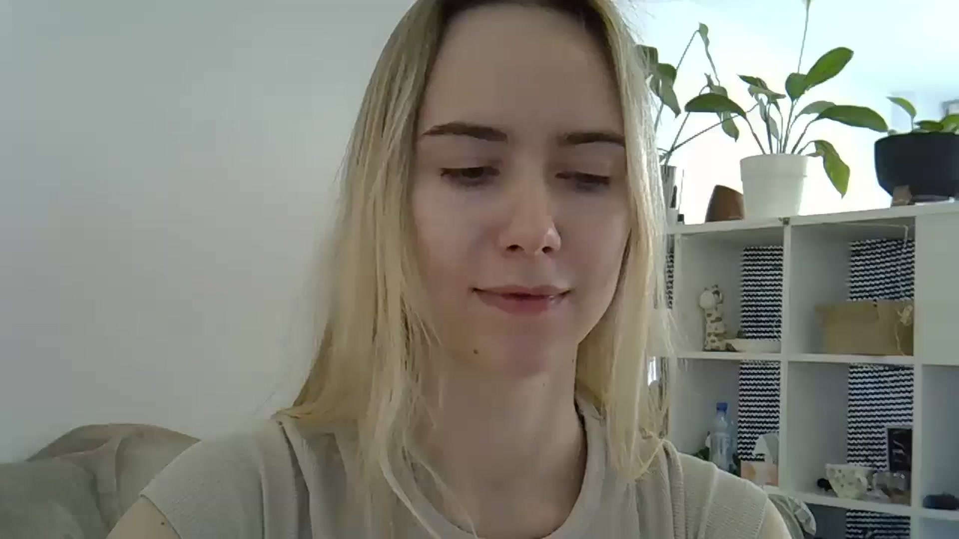Gallery image thumbnail from Ocean__Soul's myfreecams stream on, 04/13/2025, 13:03 image 11 of 20