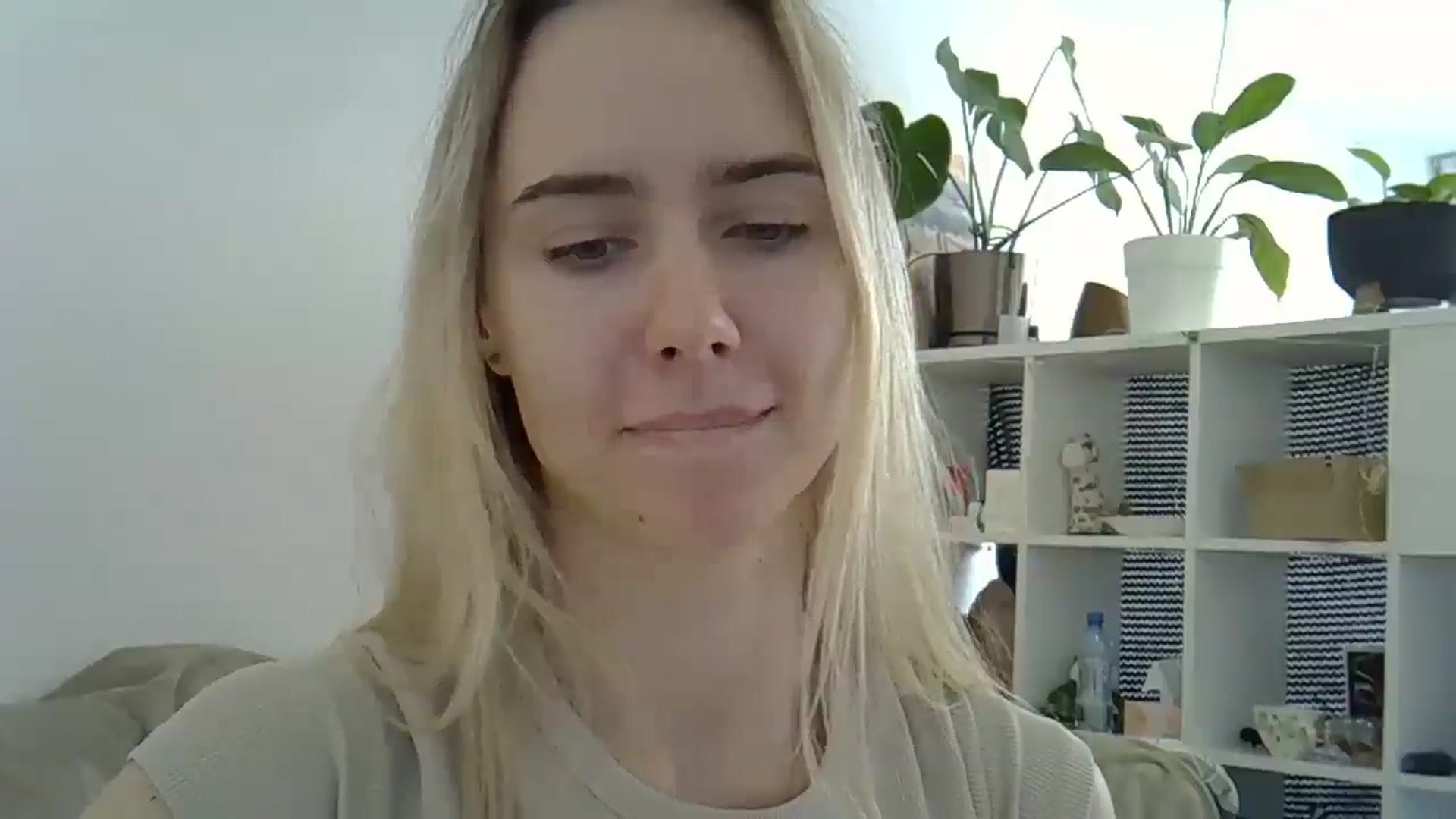 Gallery image thumbnail from Ocean__Soul's myfreecams stream on, 04/13/2025, 13:03 image 10 of 20