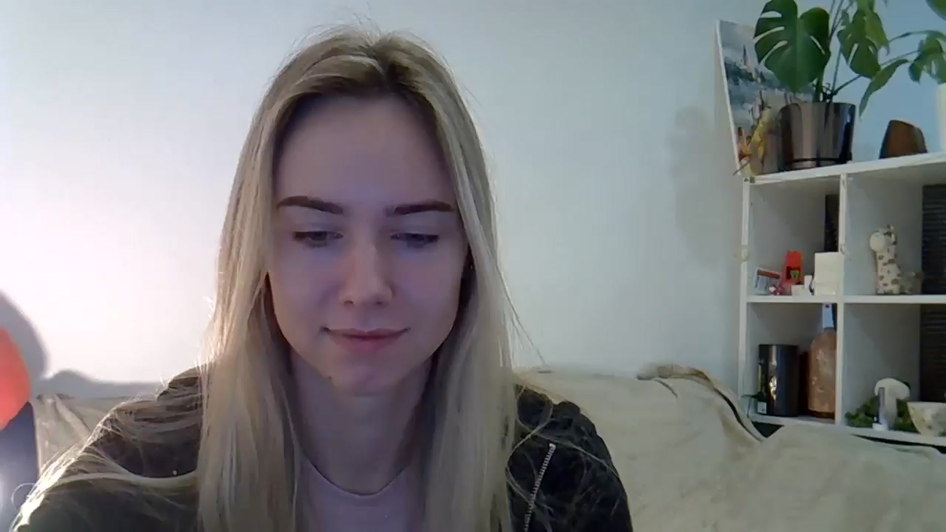 Gallery image thumbnail from Ocean__Soul's myfreecams stream on, 04/15/2025, 06:20 image 4 of 20