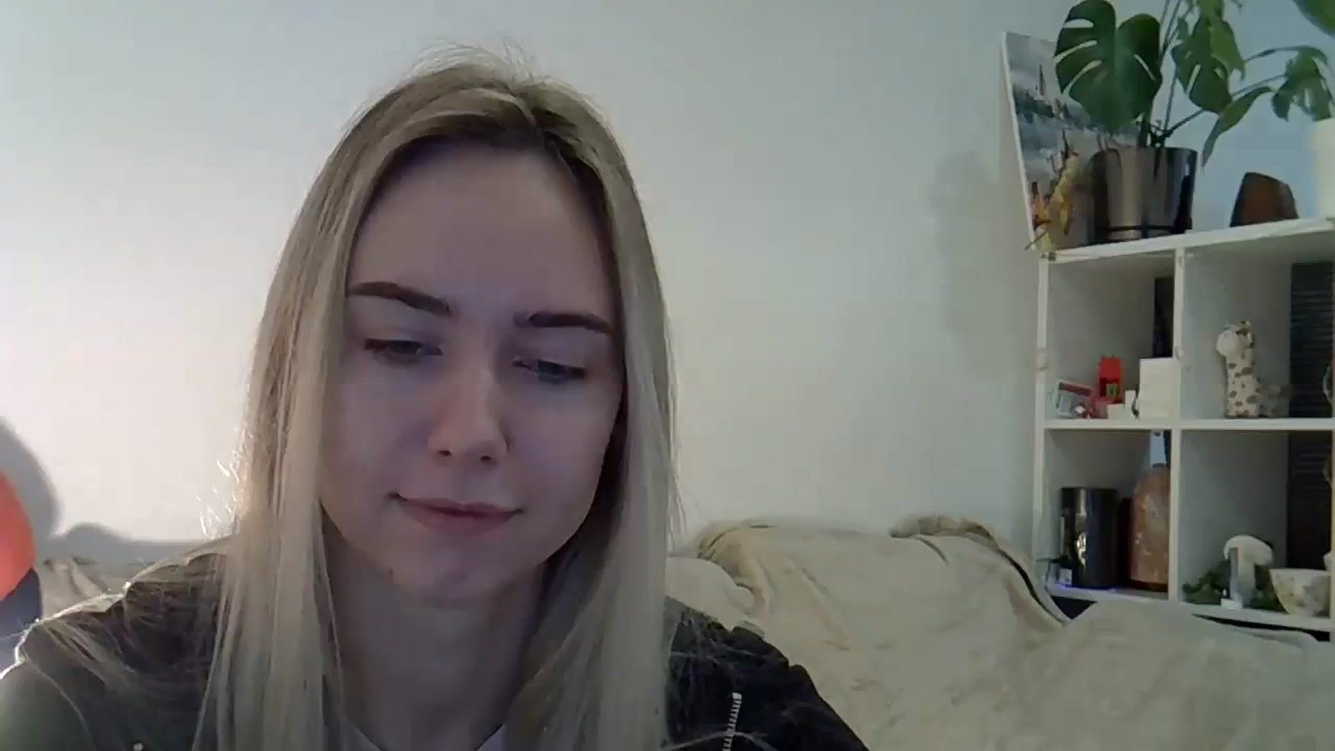 Gallery image thumbnail from Ocean__Soul's myfreecams stream on, 04/15/2025, 06:20 image 18 of 20