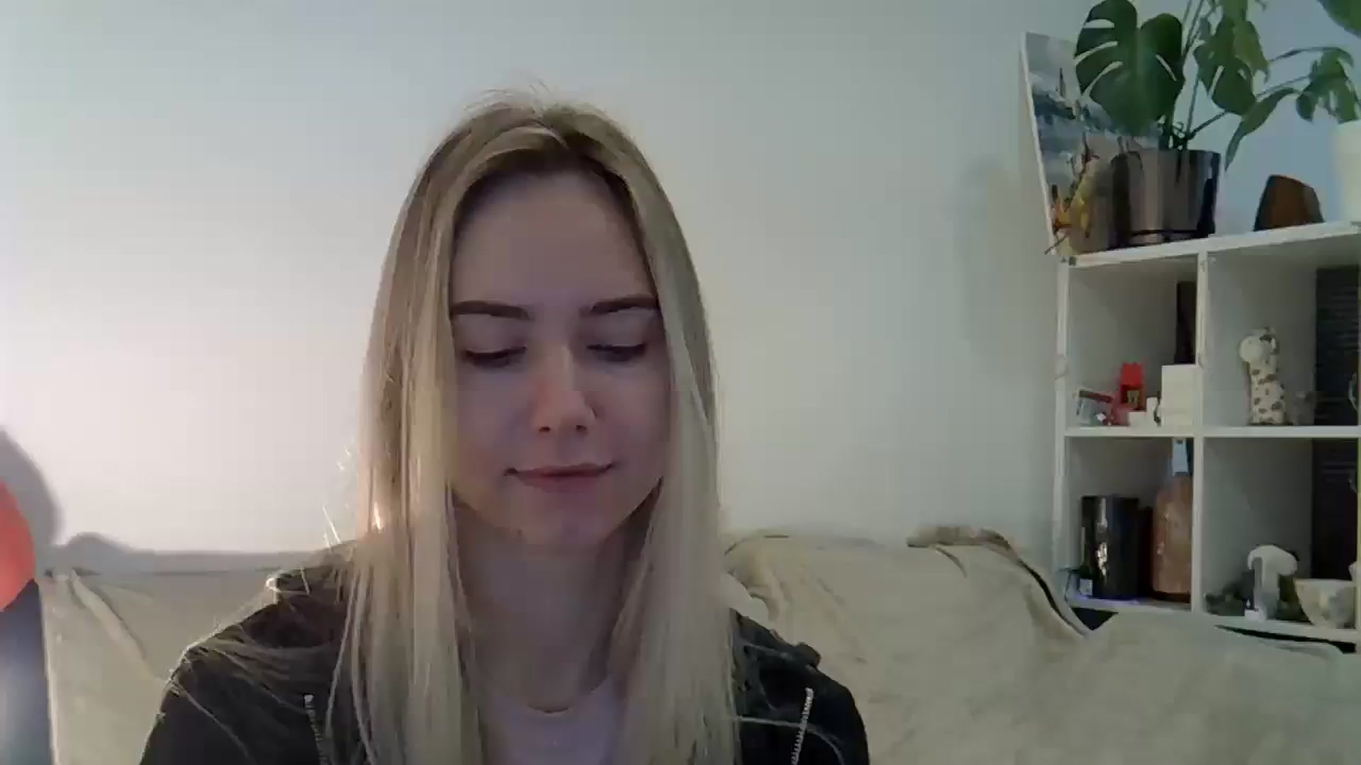 Gallery image thumbnail from Ocean__Soul's myfreecams stream on, 04/15/2025, 06:20 image 19 of 20