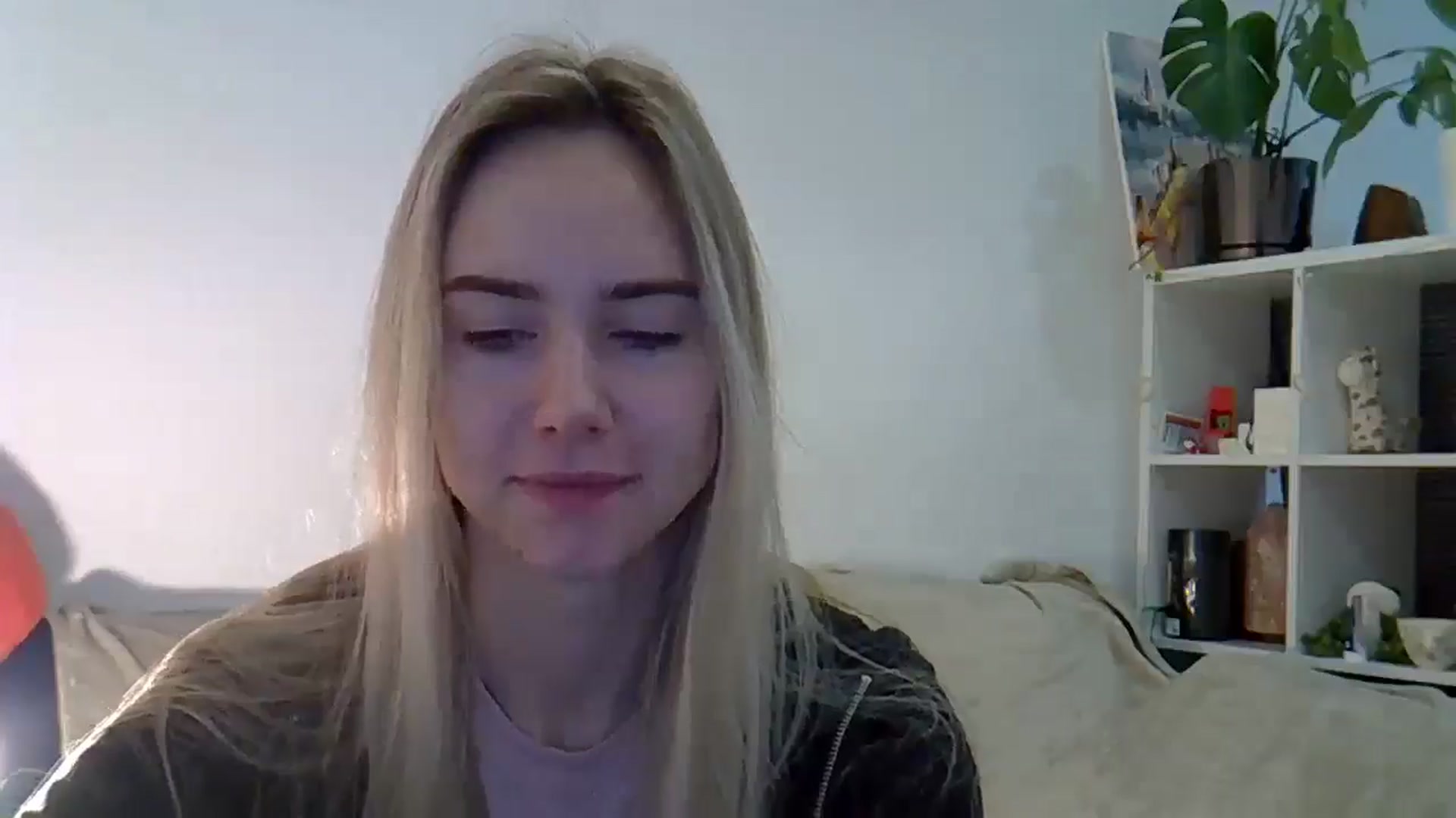Gallery image thumbnail from Ocean__Soul's myfreecams stream on, 04/15/2025, 06:20 image 2 of 20