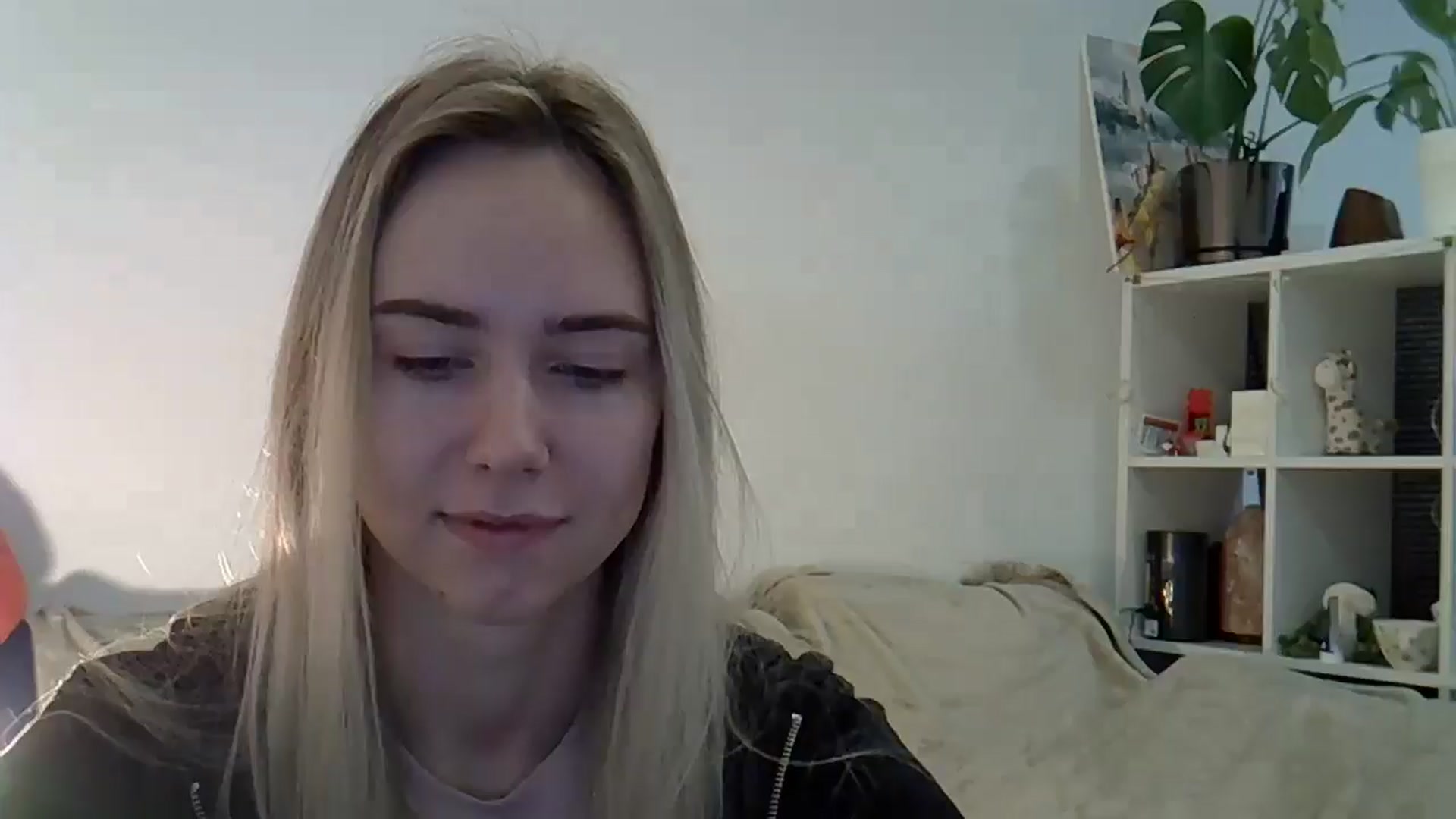 Gallery image thumbnail from Ocean__Soul's myfreecams stream on, 04/15/2025, 06:20 image 8 of 20