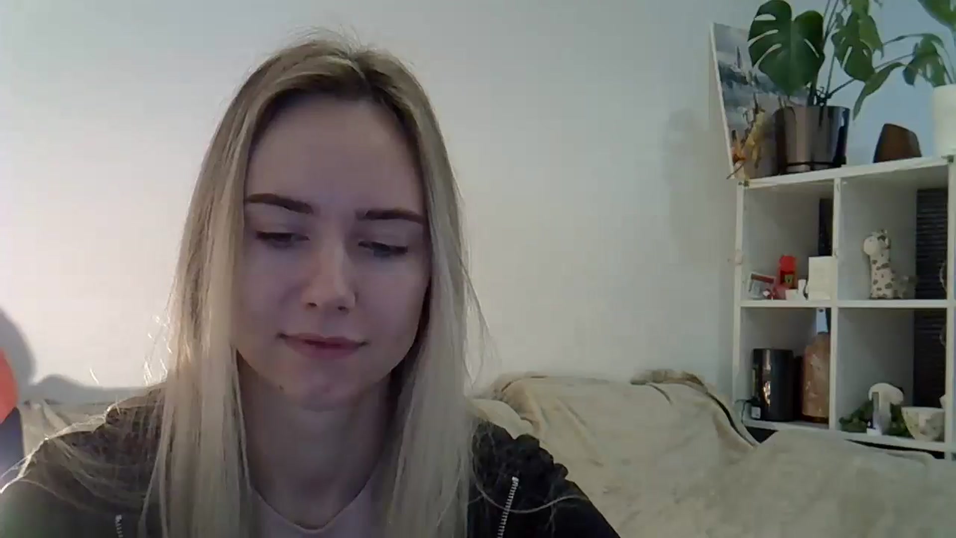 Gallery image thumbnail from Ocean__Soul's myfreecams stream on, 04/15/2025, 06:20 image 10 of 20