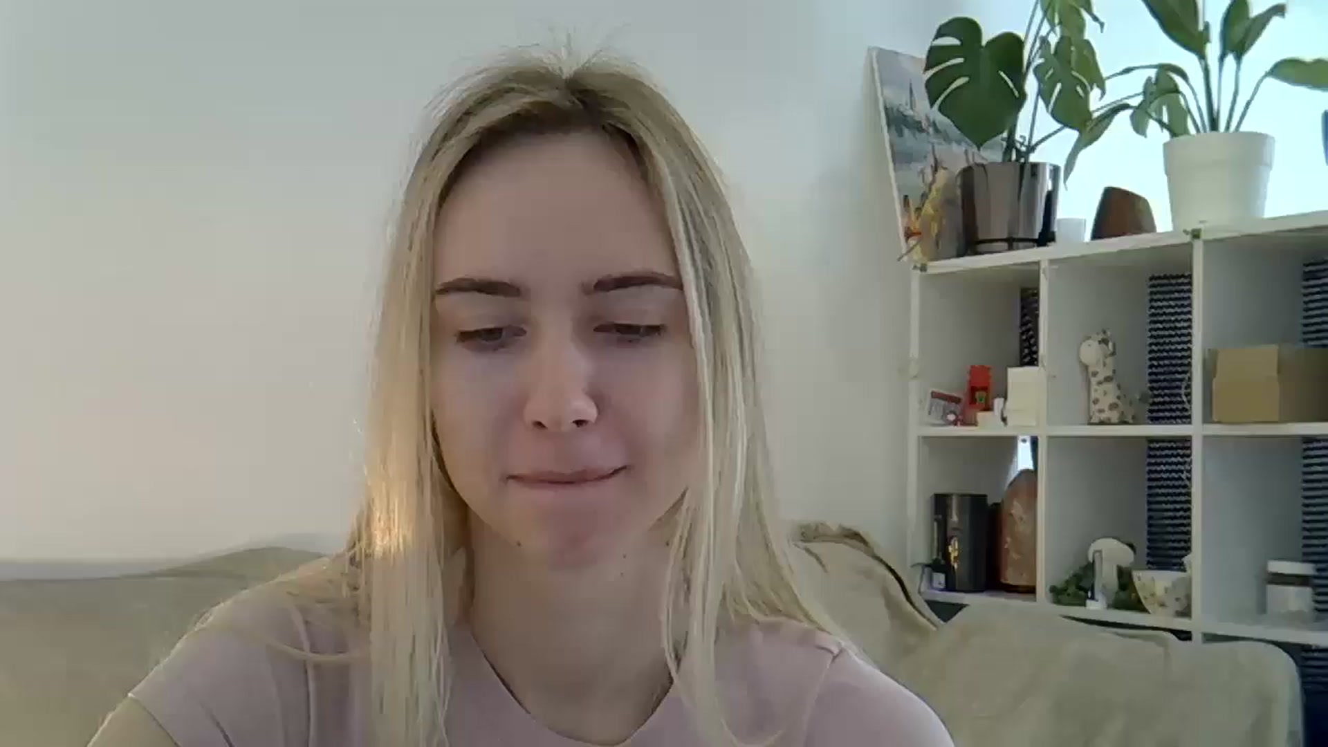 Gallery image thumbnail from Ocean__Soul's myfreecams stream on, 04/15/2025, 08:56 image 4 of 20