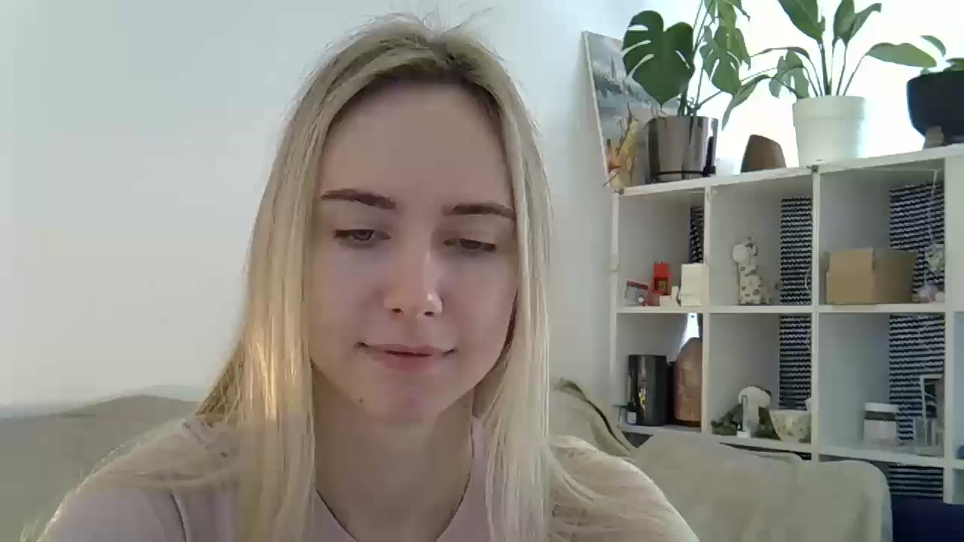 Gallery image thumbnail from Ocean__Soul's myfreecams stream on, 04/15/2025, 08:56 image 1 of 20
