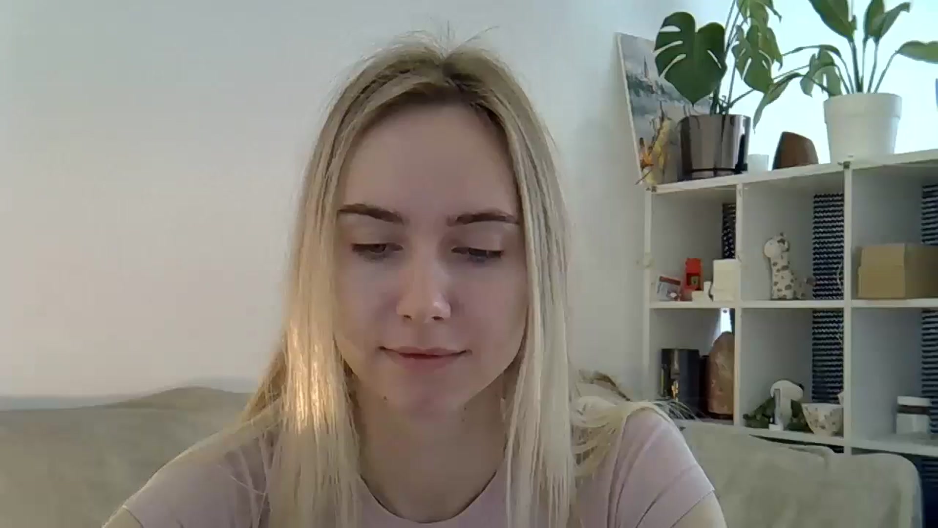 Gallery image thumbnail from Ocean__Soul's myfreecams stream on, 04/15/2025, 08:56 image 11 of 20