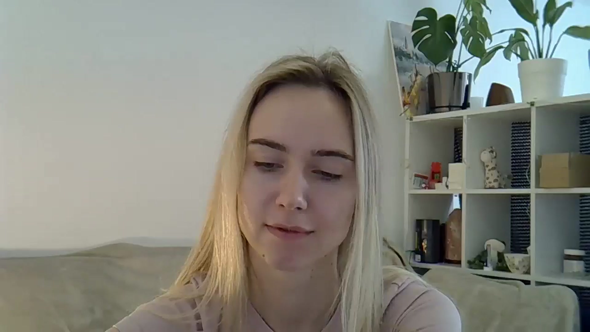 Gallery image thumbnail from Ocean__Soul's myfreecams stream on, 04/15/2025, 08:56 image 17 of 20