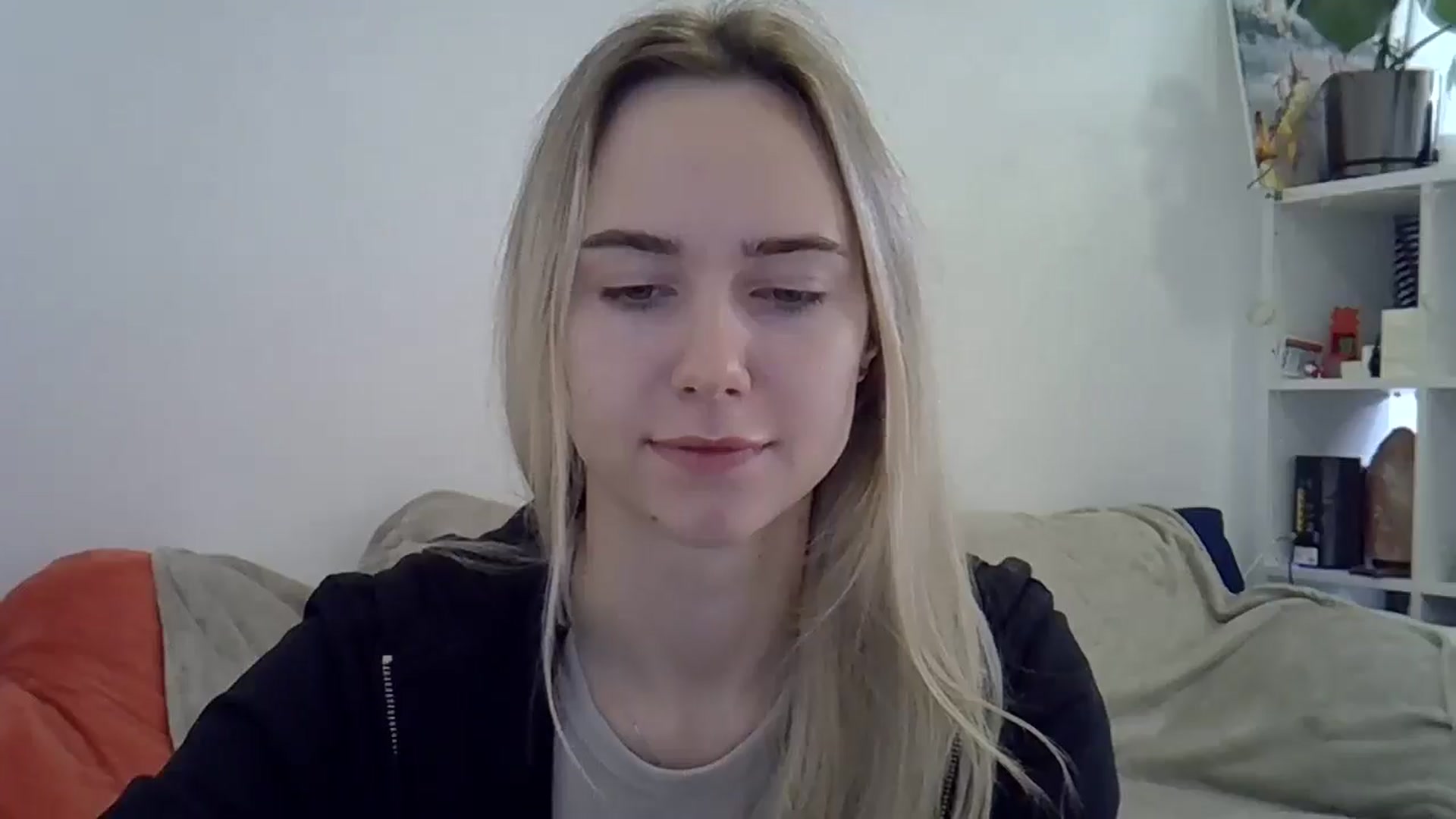Gallery image thumbnail from Ocean__Soul's myfreecams stream on, 04/16/2025, 06:24 image 16 of 20