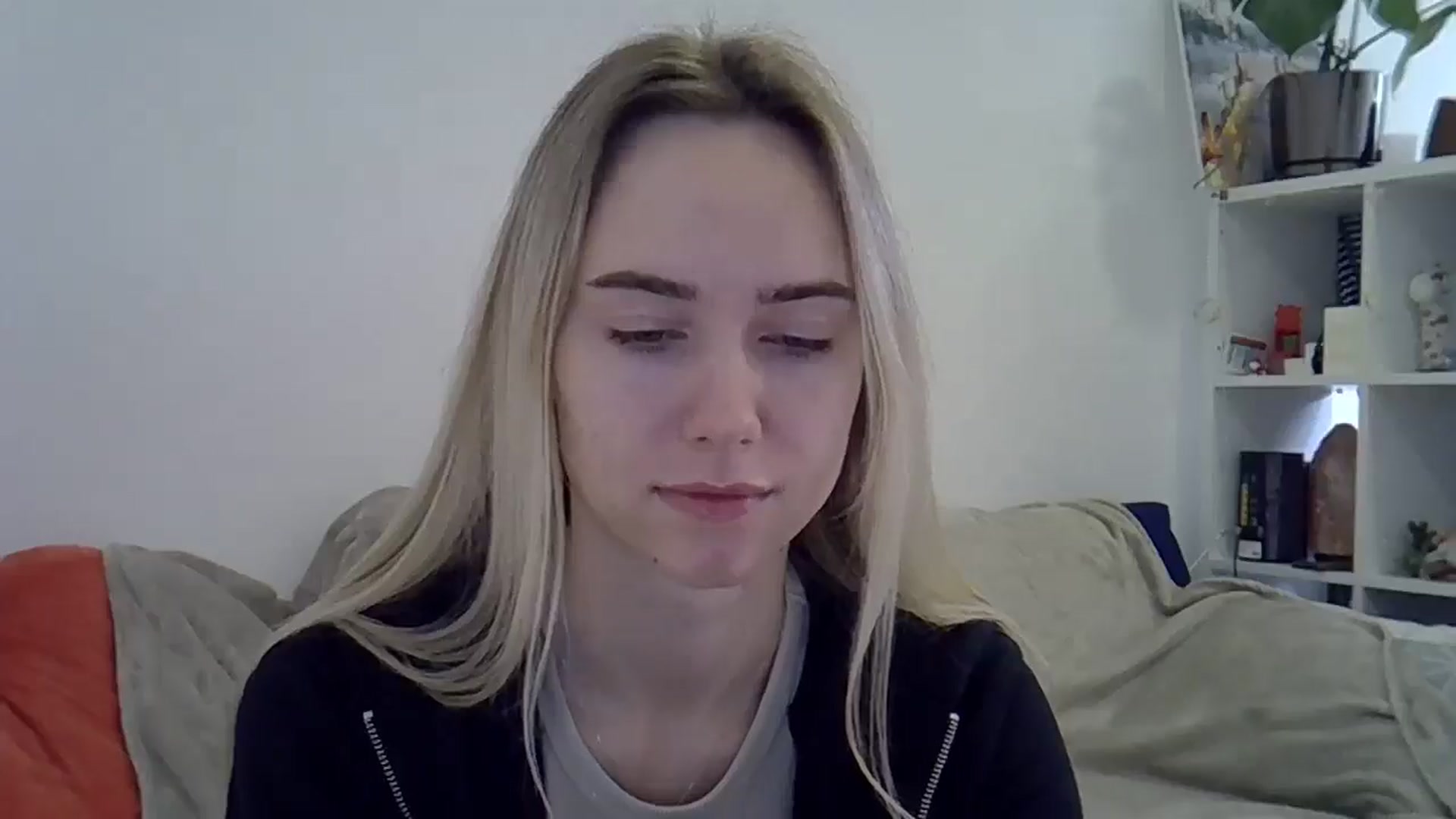 Gallery image thumbnail from Ocean__Soul's myfreecams stream on, 04/16/2025, 06:24 image 6 of 20