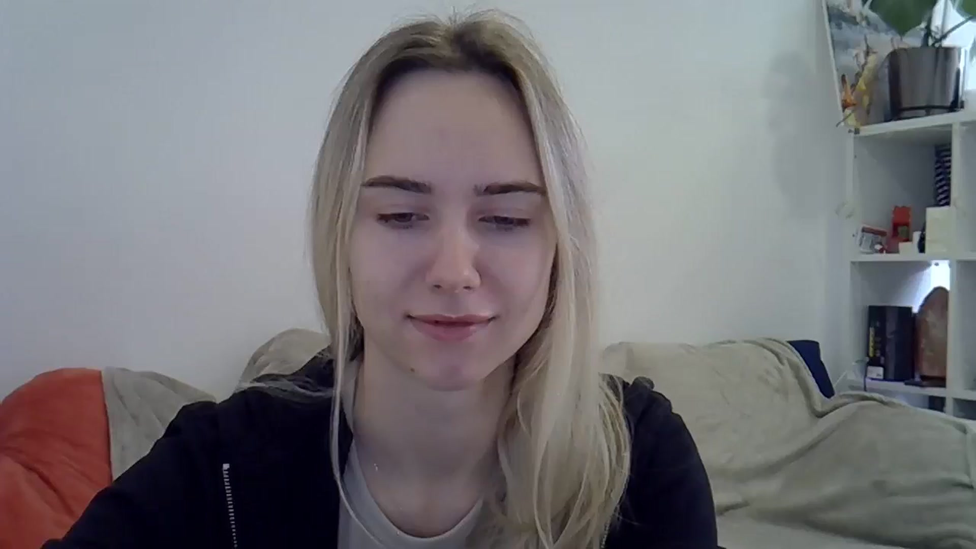 Gallery image thumbnail from Ocean__Soul's myfreecams stream on, 04/16/2025, 06:24 image 12 of 20
