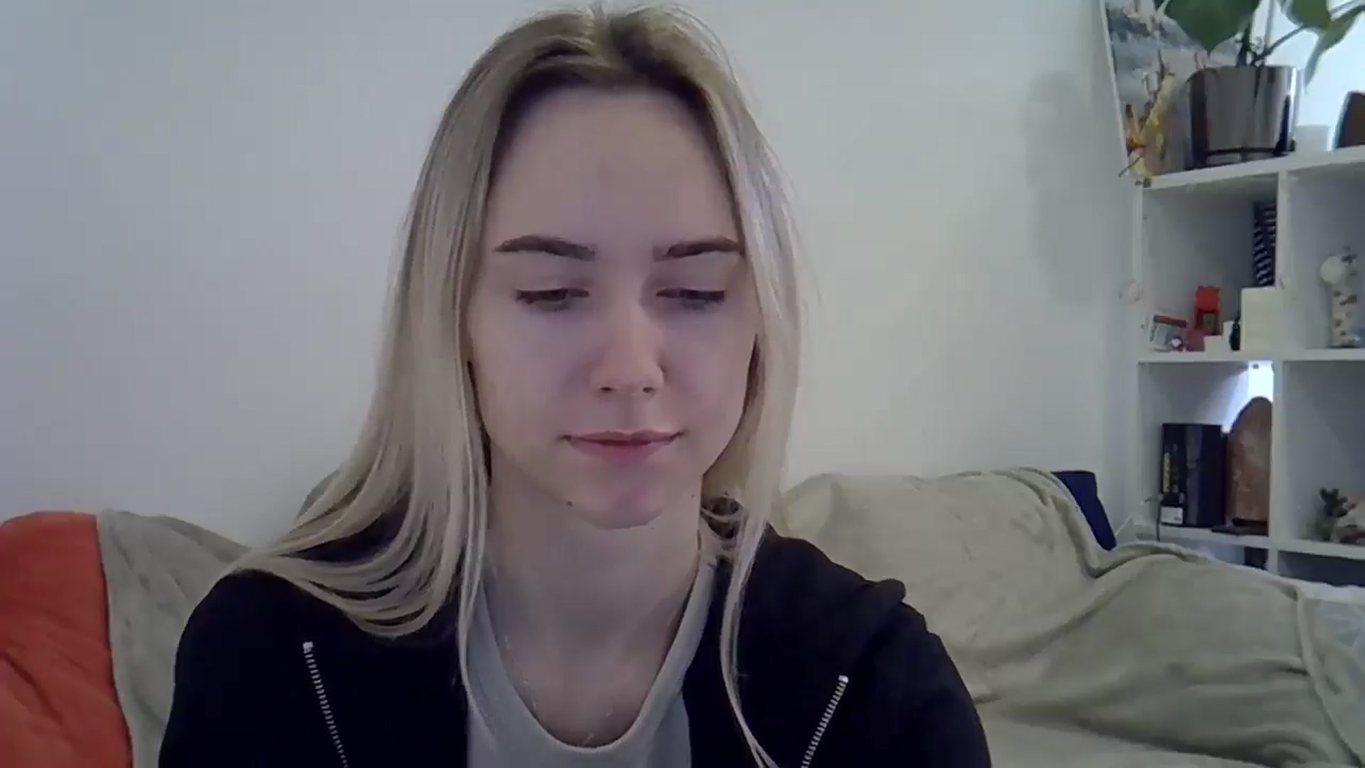 Gallery image thumbnail from Ocean__Soul's myfreecams stream on, 04/16/2025, 06:24 image 4 of 20