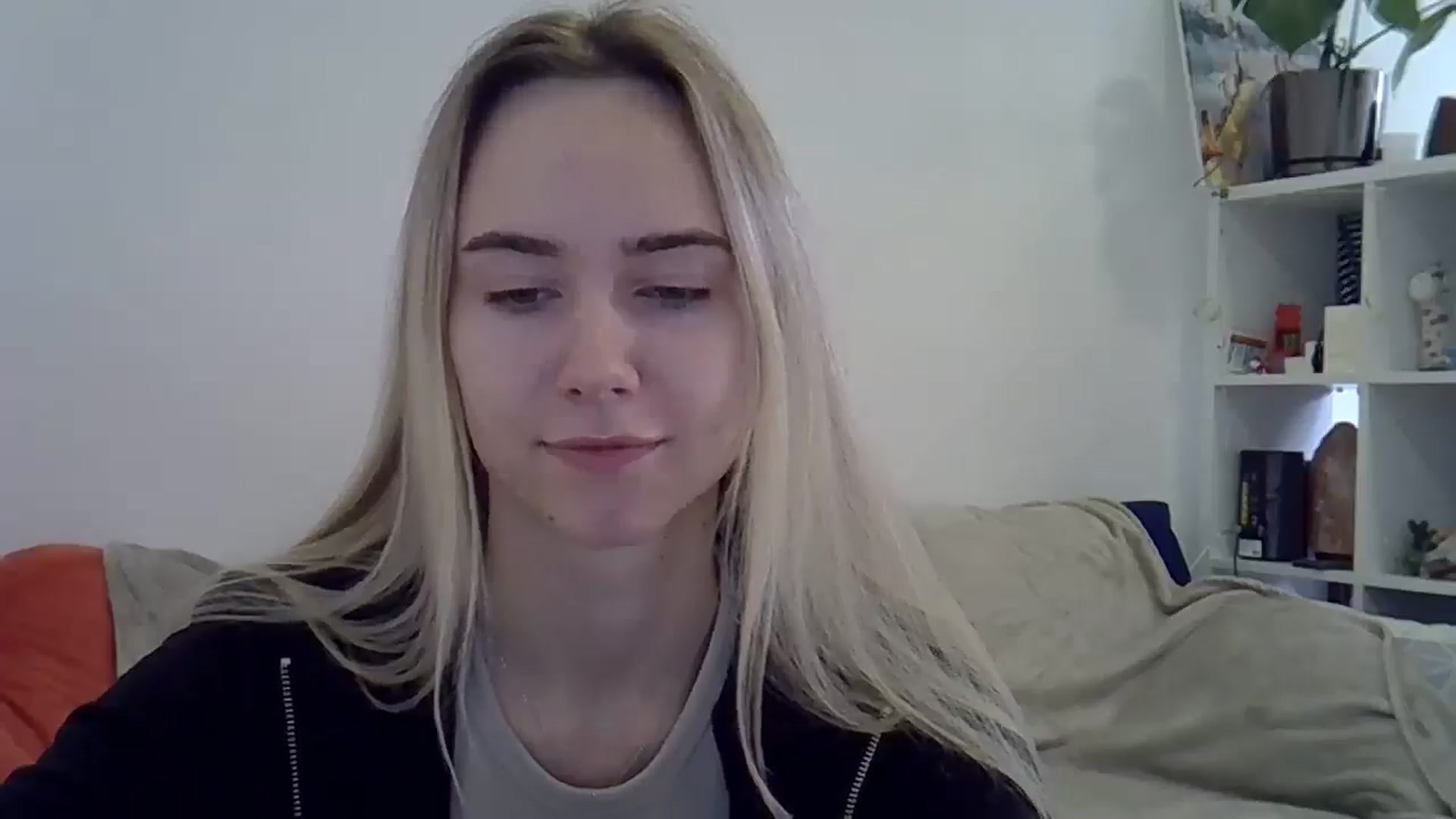 Gallery image thumbnail from Ocean__Soul's myfreecams stream on, 04/16/2025, 06:24 image 8 of 20