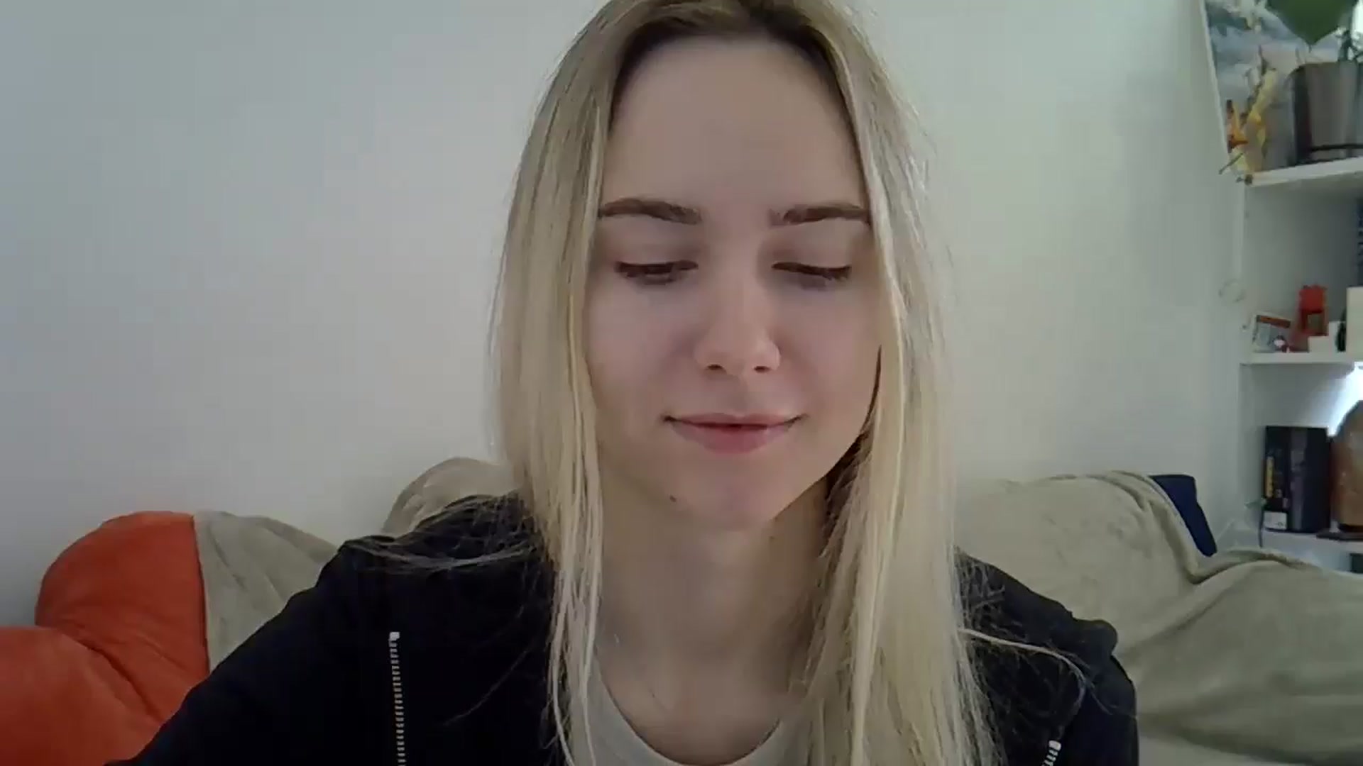 Gallery image thumbnail from Ocean__Soul's myfreecams stream on, 04/16/2025, 06:38 image 5 of 20