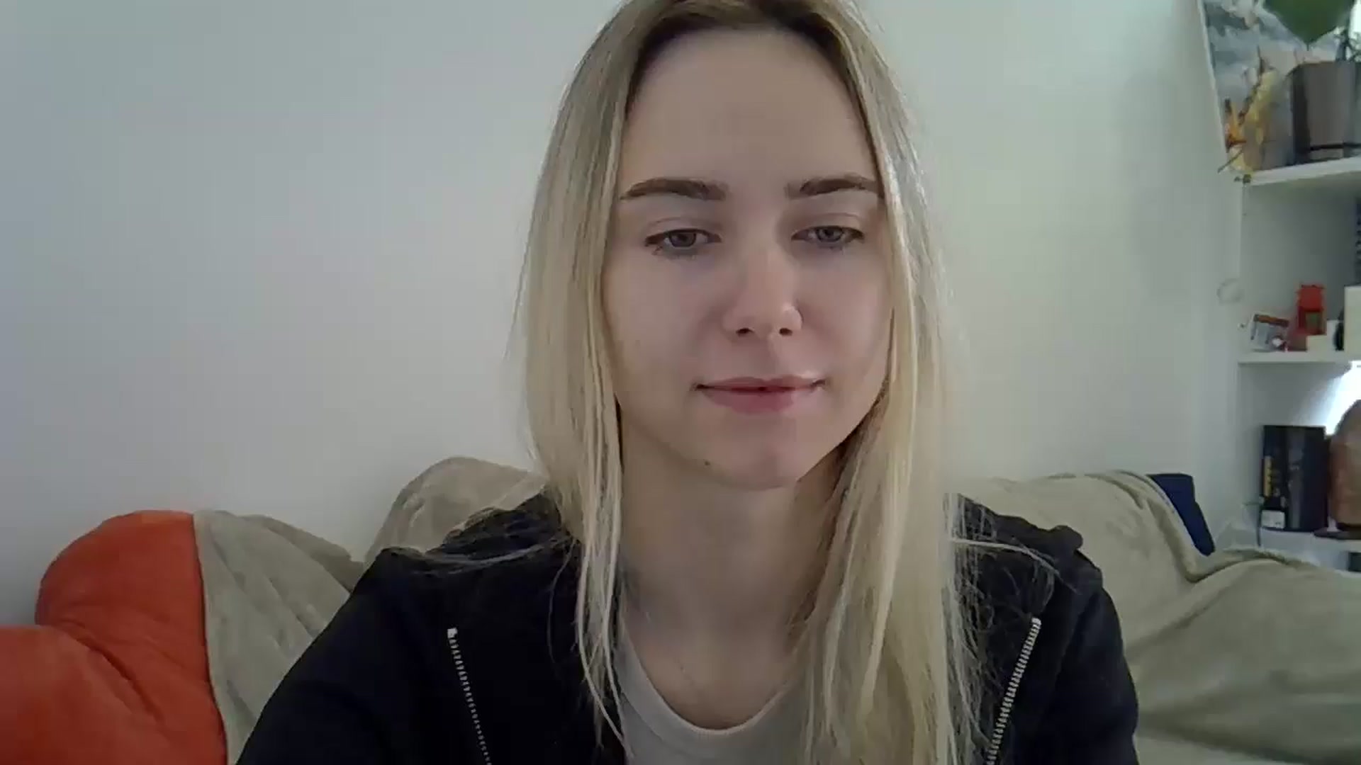 Gallery image thumbnail from Ocean__Soul's myfreecams stream on, 04/16/2025, 06:38 image 11 of 20