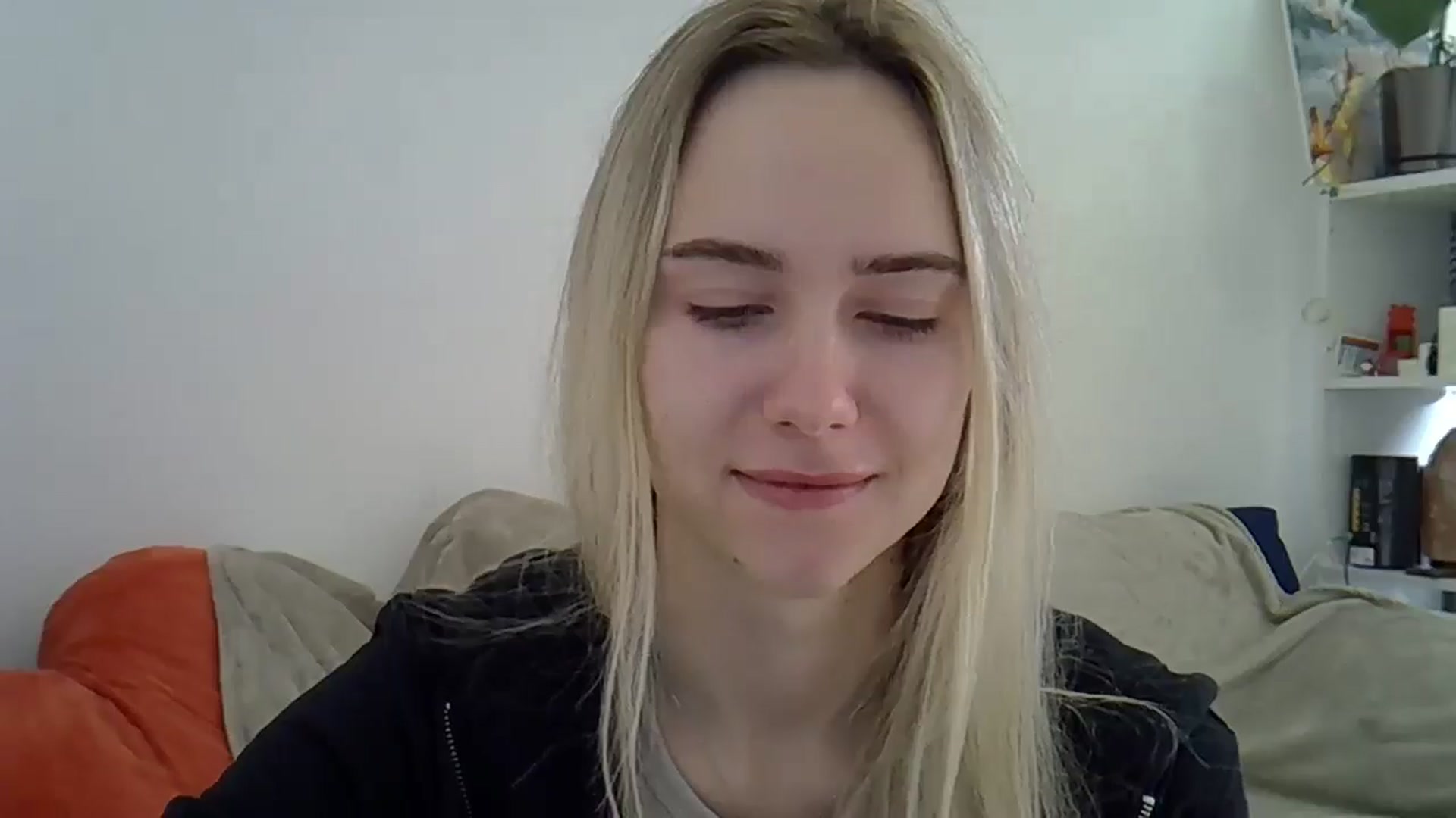 Gallery image thumbnail from Ocean__Soul's myfreecams stream on, 04/16/2025, 06:38 image 16 of 20