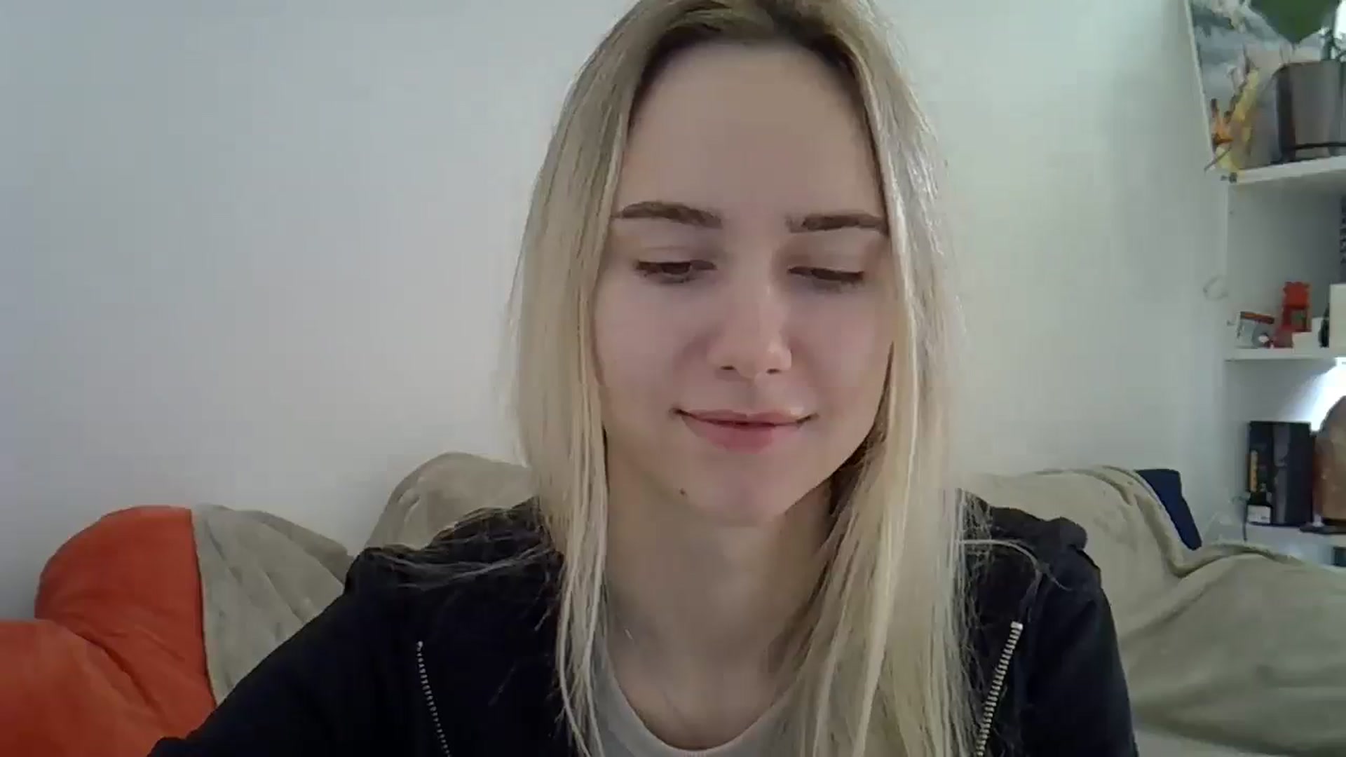 Gallery image thumbnail from Ocean__Soul's myfreecams stream on, 04/16/2025, 06:38 image 15 of 20