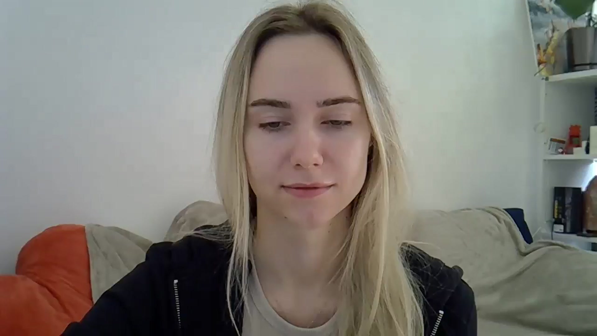 Gallery image thumbnail from Ocean__Soul's myfreecams stream on, 04/16/2025, 06:38 image 2 of 20