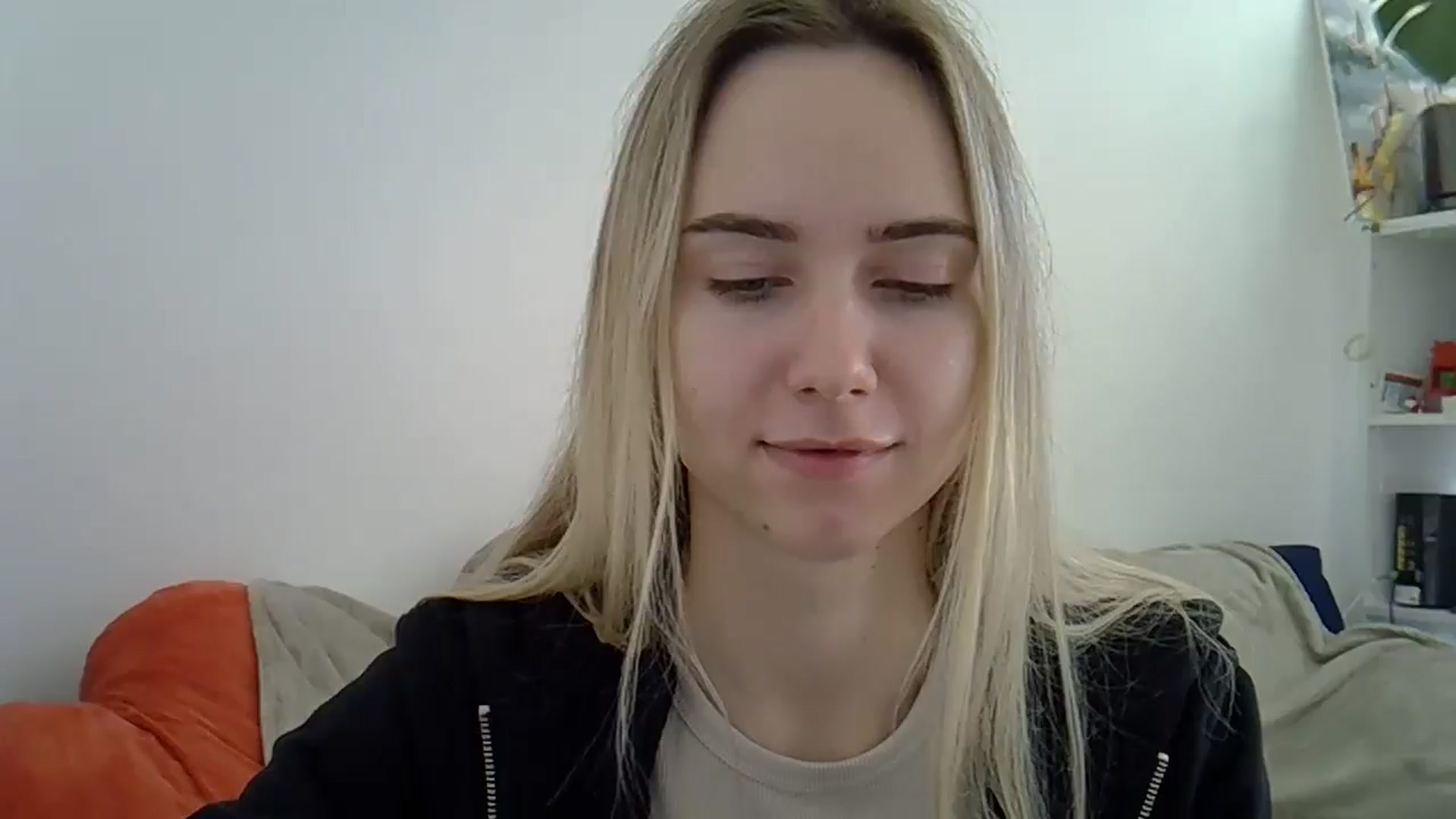 Gallery image thumbnail from Ocean__Soul's myfreecams stream on, 04/16/2025, 07:59 image 14 of 20