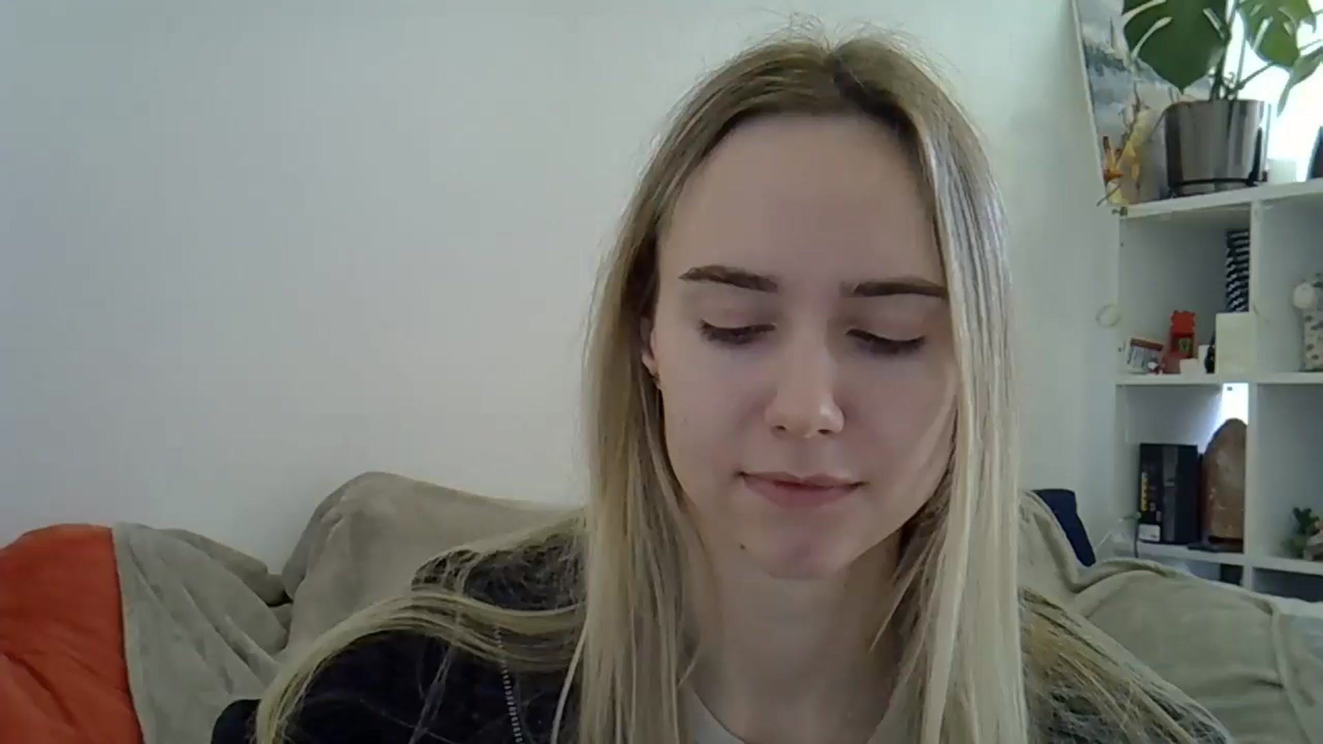 Gallery image thumbnail from Ocean__Soul's myfreecams stream on, 04/16/2025, 08:47 image 19 of 20