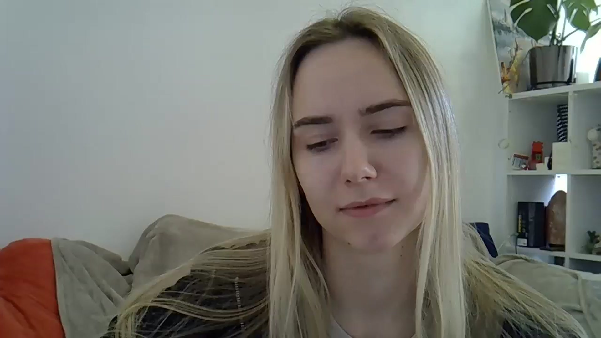 Gallery image thumbnail from Ocean__Soul's myfreecams stream on, 04/16/2025, 08:47 image 17 of 20