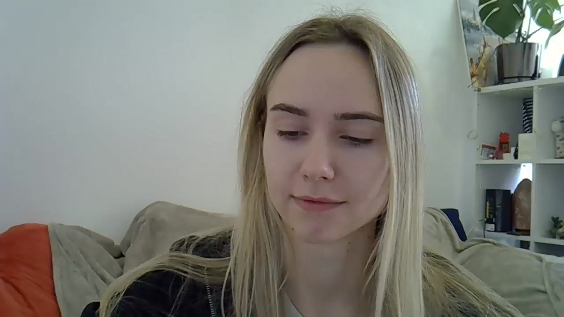 Gallery image thumbnail from Ocean__Soul's myfreecams stream on, 04/16/2025, 08:47 image 18 of 20