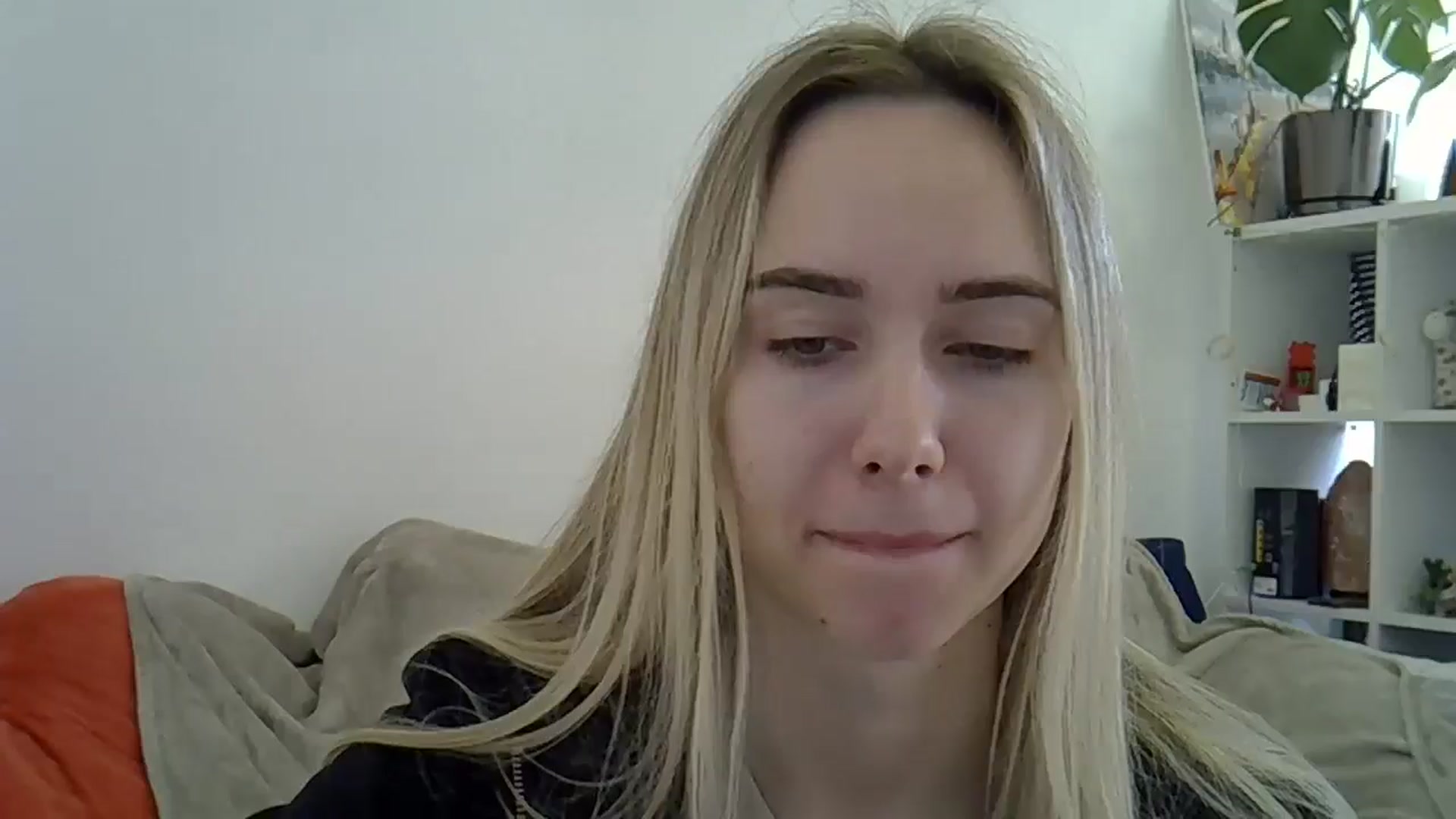 Gallery image thumbnail from Ocean__Soul's myfreecams stream on, 04/16/2025, 08:47 image 9 of 20