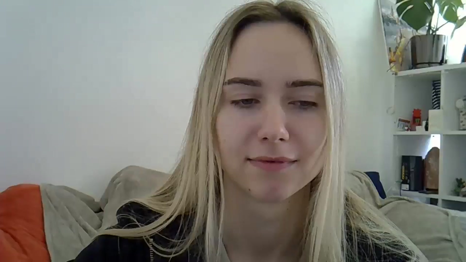 Gallery image thumbnail from Ocean__Soul's myfreecams stream on, 04/16/2025, 08:47 image 4 of 20