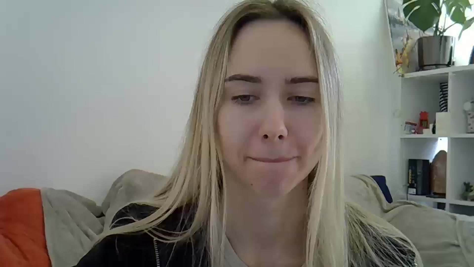 Gallery image thumbnail from Ocean__Soul's myfreecams stream on, 04/16/2025, 08:47 image 3 of 20