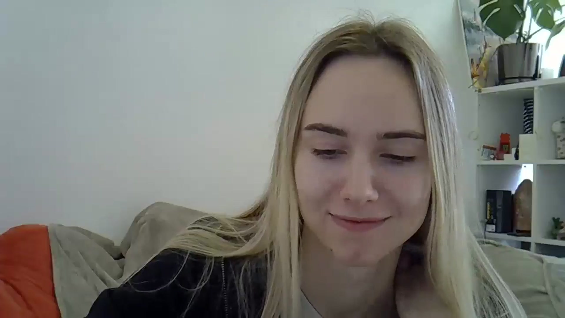 Gallery image thumbnail from Ocean__Soul's myfreecams stream on, 04/16/2025, 09:02 image 7 of 20