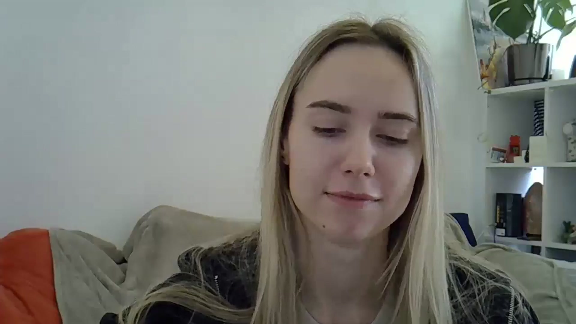 Gallery image thumbnail from Ocean__Soul's myfreecams stream on, 04/16/2025, 09:02 image 3 of 20