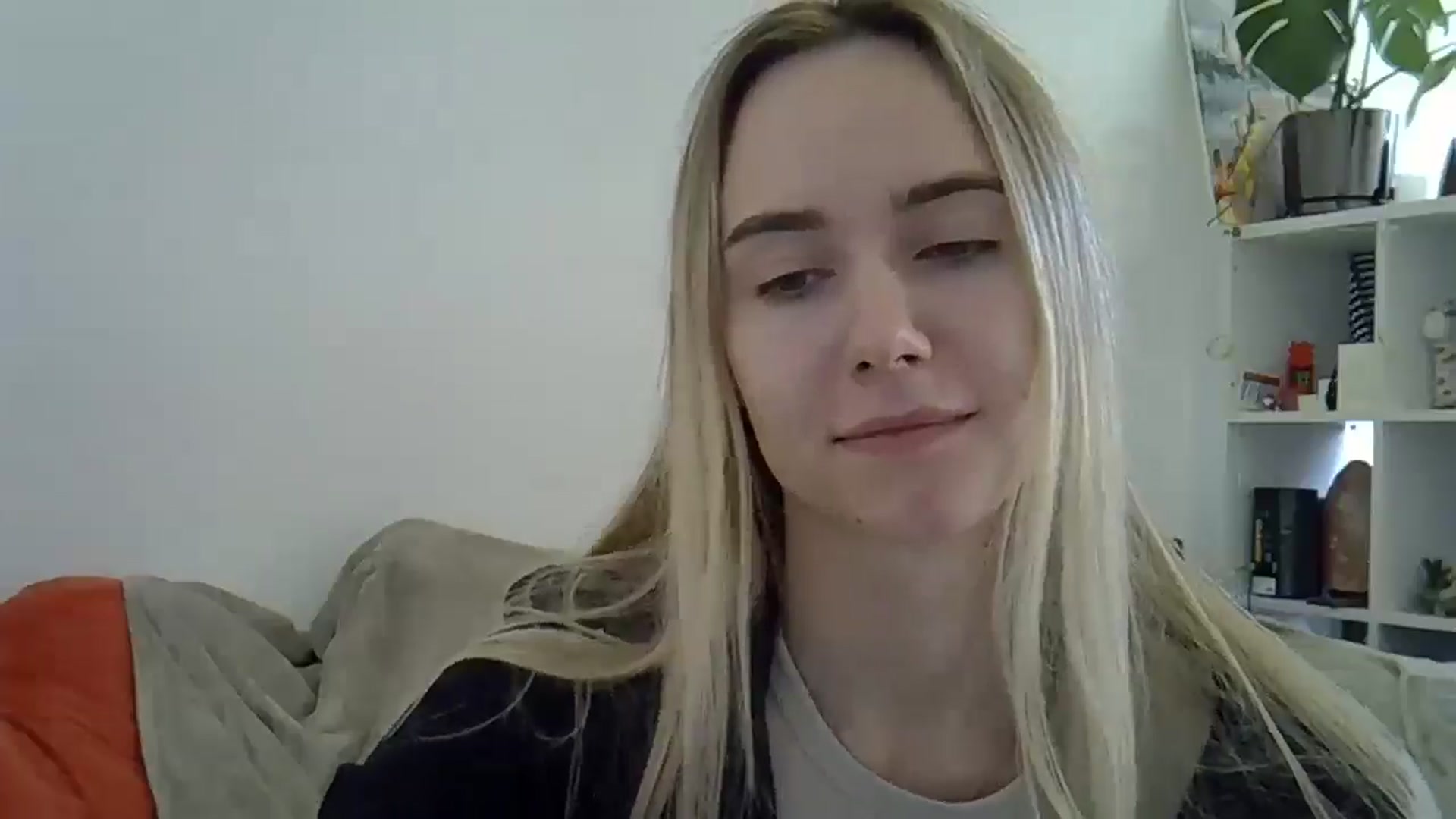 Gallery image thumbnail from Ocean__Soul's myfreecams stream on, 04/16/2025, 09:02 image 13 of 20