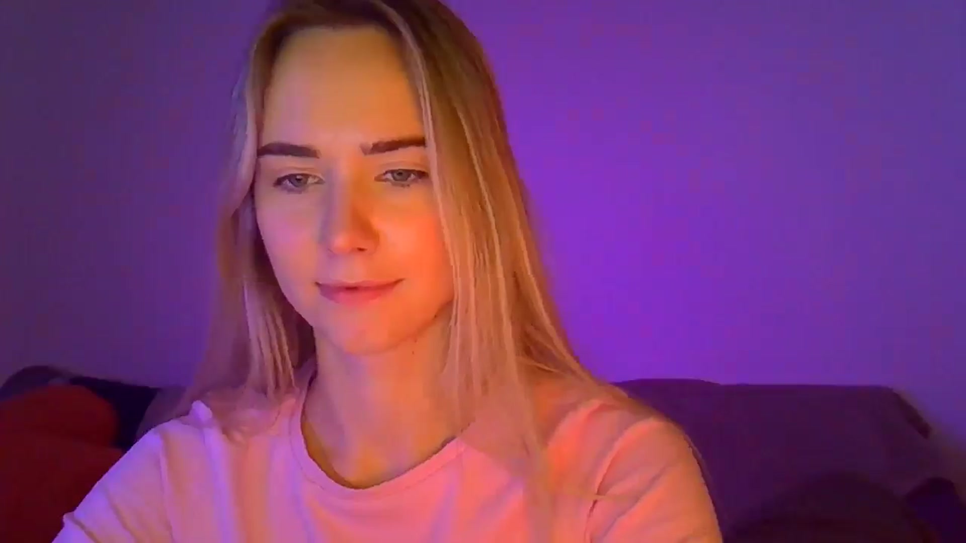 Gallery image thumbnail from Ocean__Soul's myfreecams stream on, 04/18/2025, 18:42 image 18 of 20