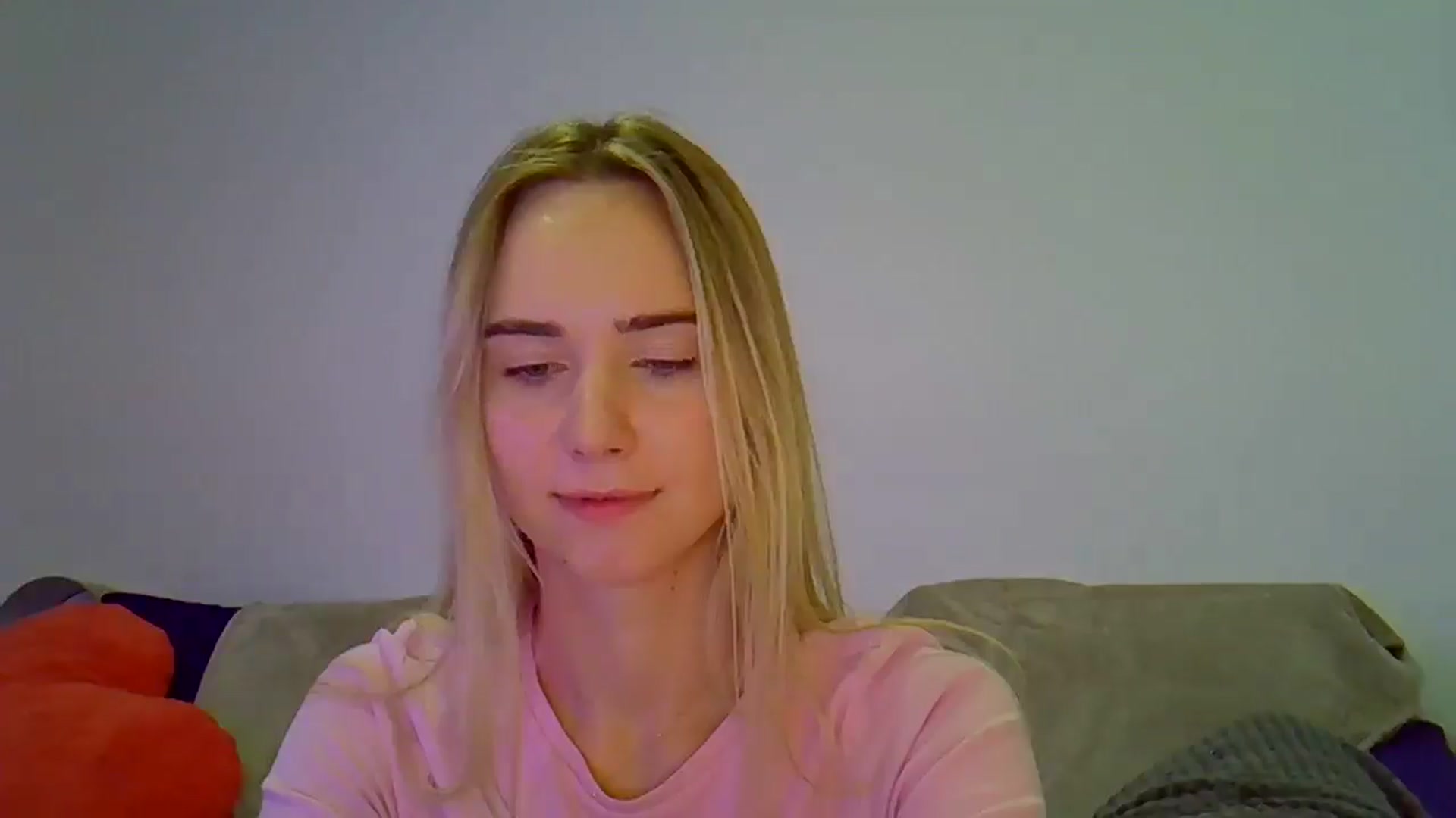 Gallery image thumbnail from Ocean__Soul's myfreecams stream on, 04/18/2025, 18:42 image 9 of 20