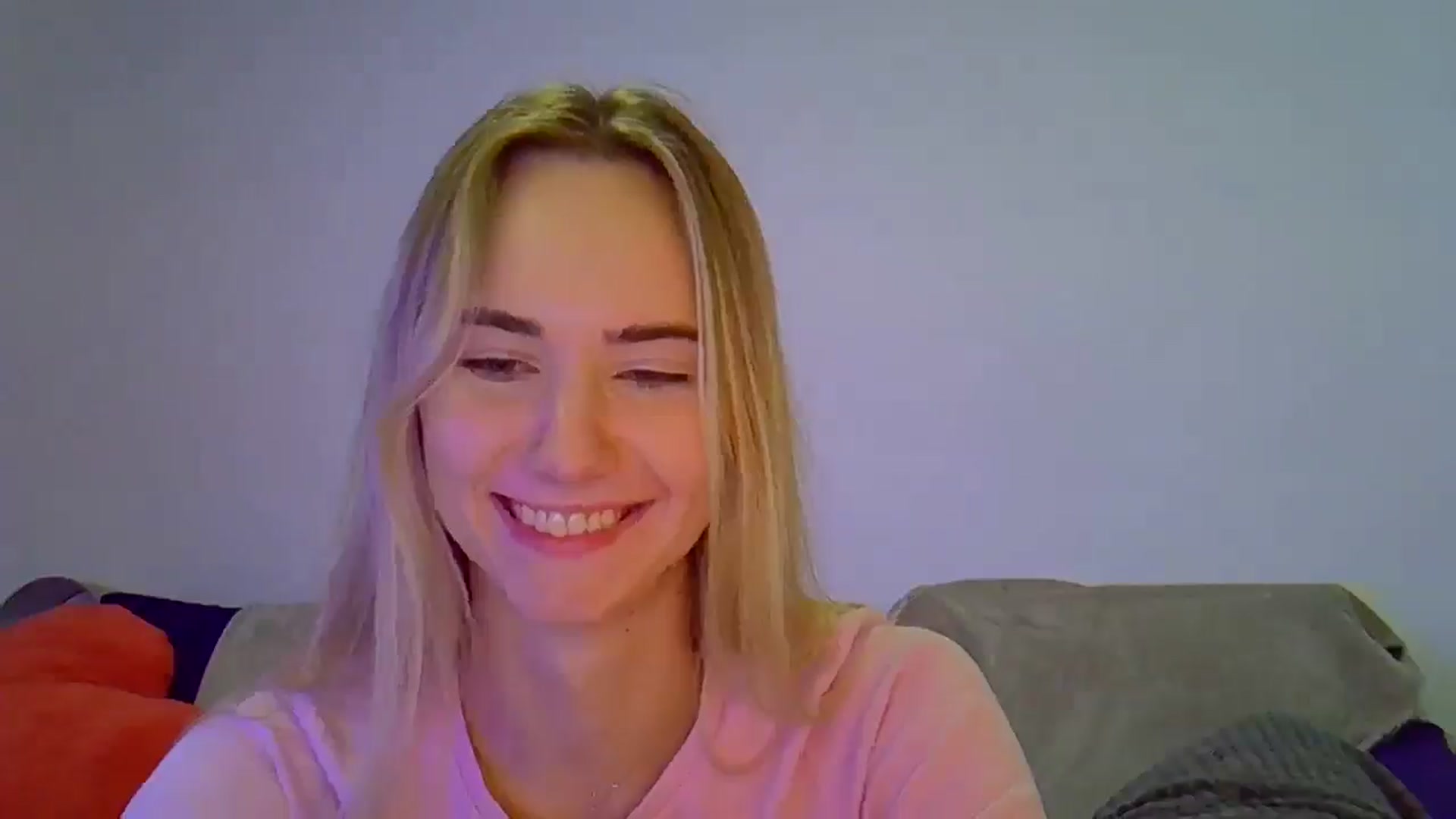 Gallery image thumbnail from Ocean__Soul's myfreecams stream on, 04/18/2025, 18:42 image 14 of 20