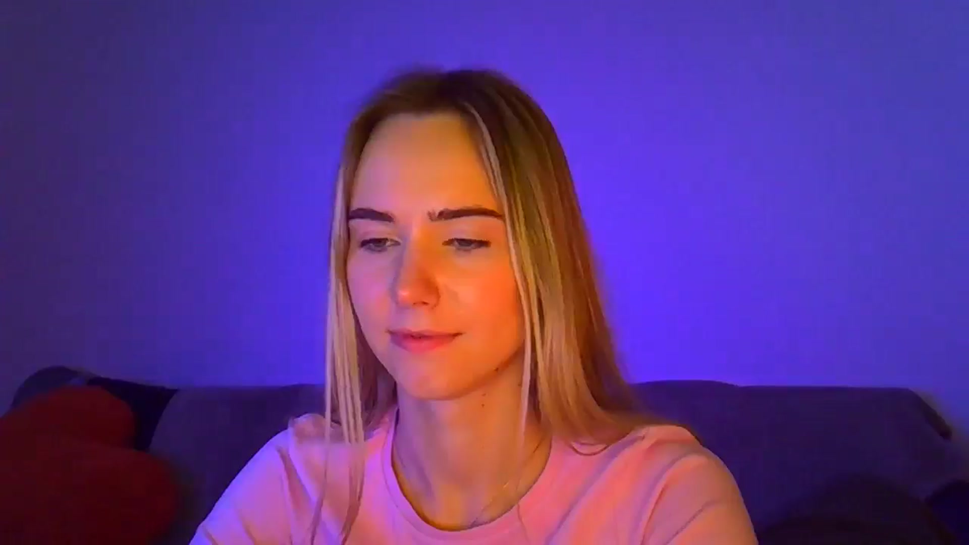 Gallery image thumbnail from Ocean__Soul's myfreecams stream on, 04/18/2025, 19:52 image 15 of 20