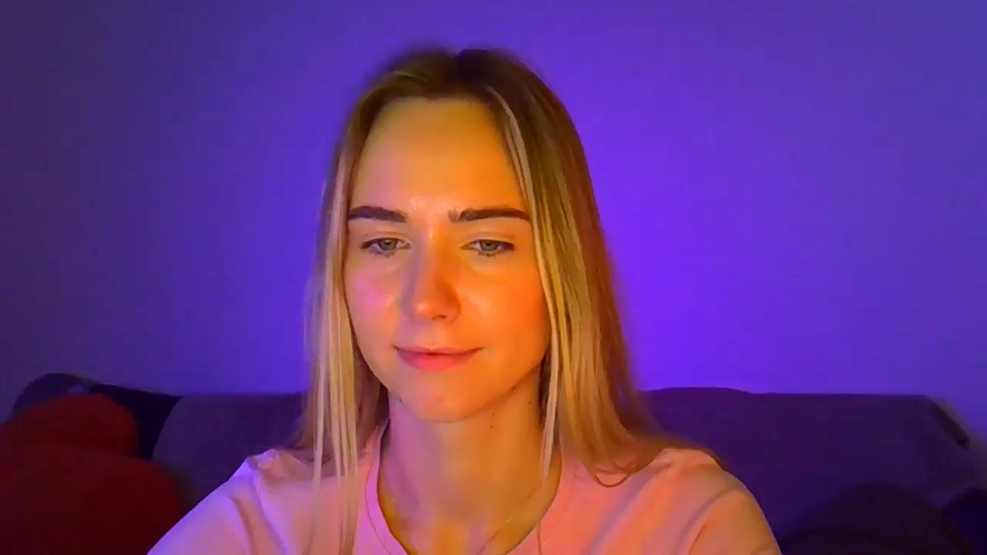 Gallery image thumbnail from Ocean__Soul's myfreecams stream on, 04/18/2025, 19:52 image 16 of 20