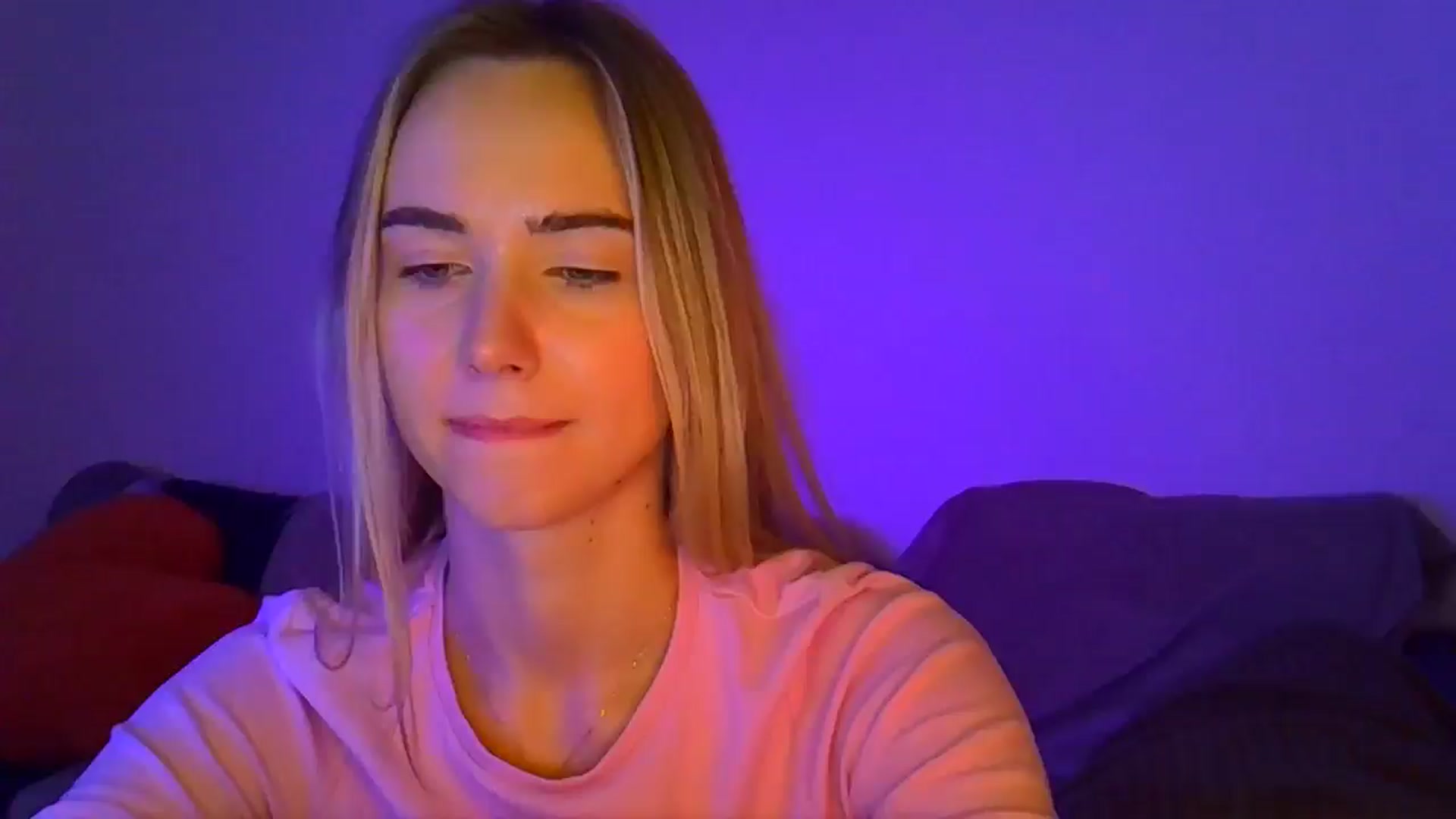 Gallery image thumbnail from Ocean__Soul's myfreecams stream on, 04/18/2025, 20:46 image 1 of 20