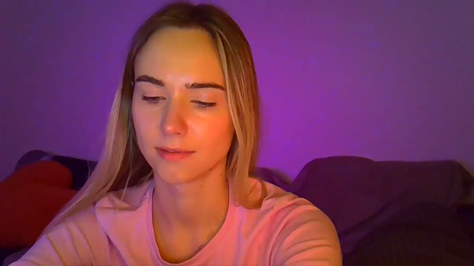 Gallery image thumbnail from Ocean__Soul's myfreecams stream on, 04/18/2025, 20:46 image 16 of 20