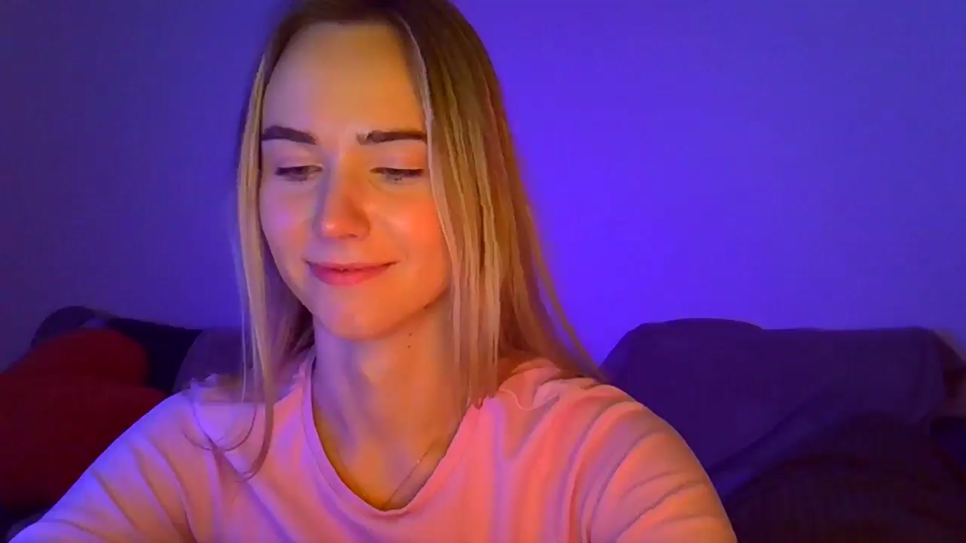 Gallery image thumbnail from Ocean__Soul's myfreecams stream on, 04/18/2025, 20:46 image 12 of 20