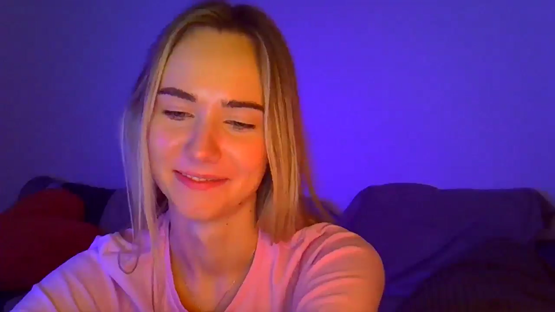 Gallery image thumbnail from Ocean__Soul's myfreecams stream on, 04/18/2025, 20:46 image 4 of 20