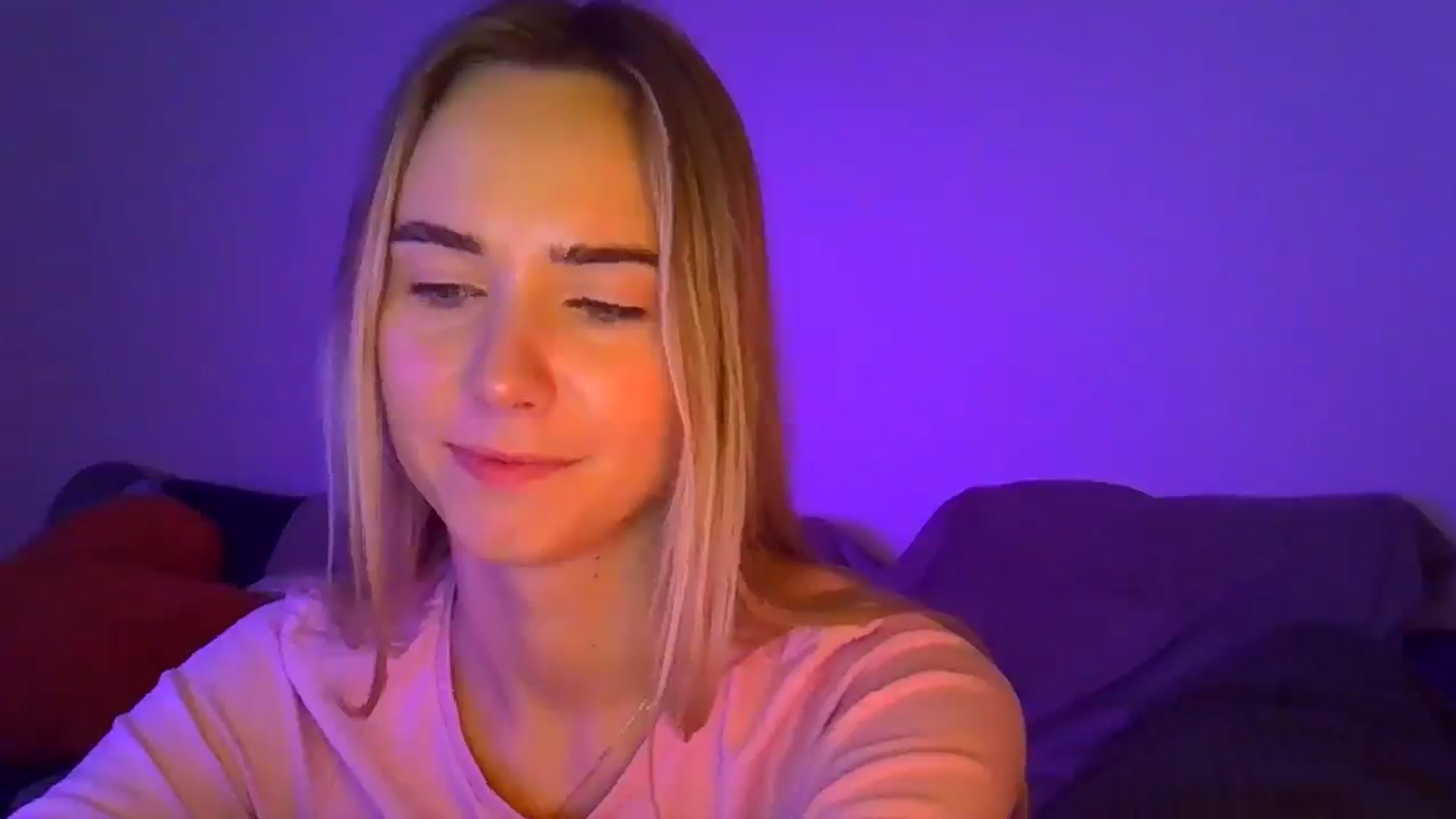 Gallery image thumbnail from Ocean__Soul's myfreecams stream on, 04/18/2025, 20:46 image 14 of 20