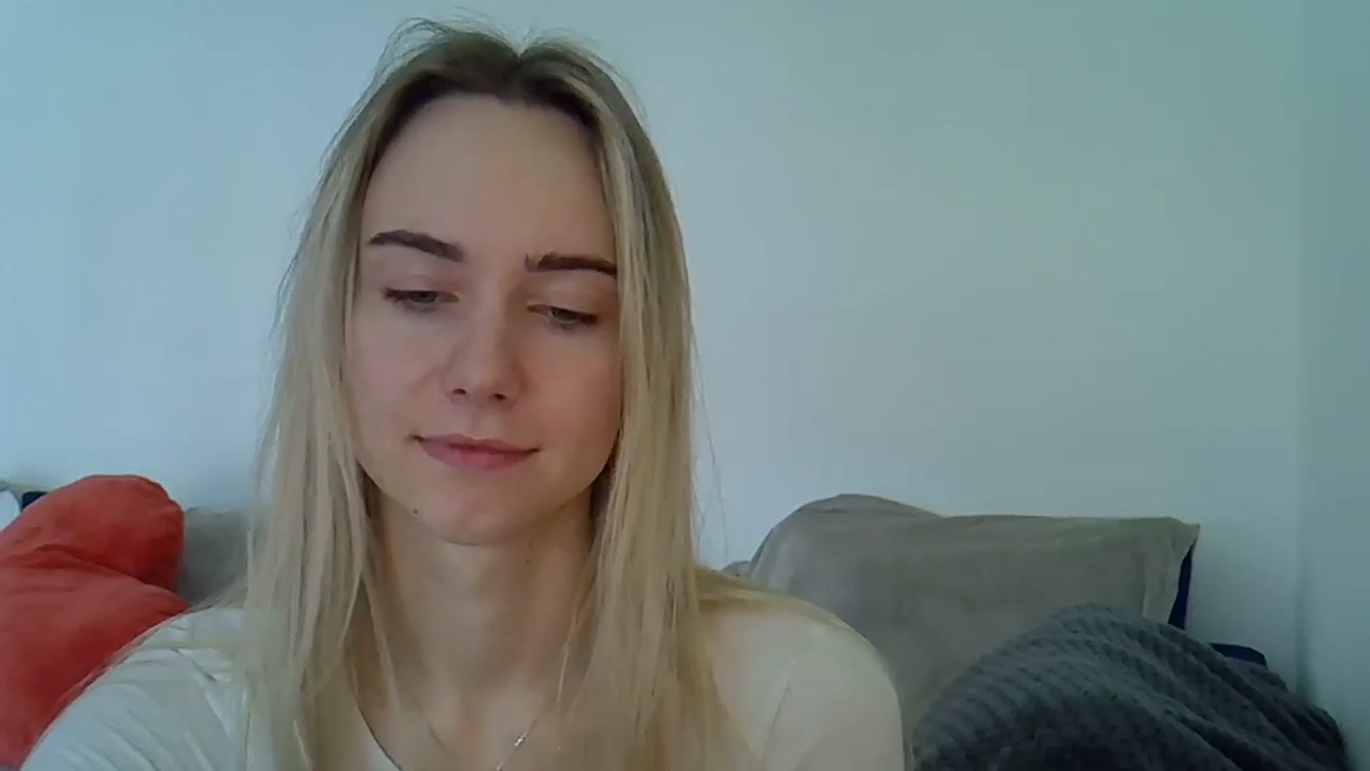 Gallery image thumbnail from Ocean__Soul's myfreecams stream on, 04/19/2025, 12:11 image 4 of 20