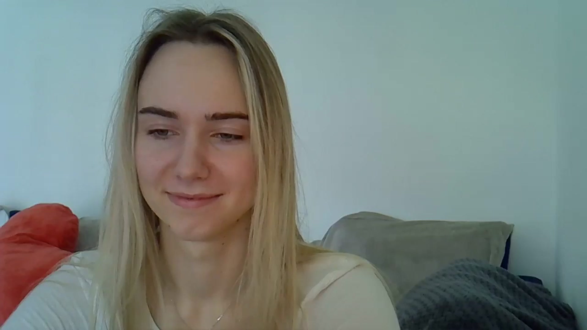 Gallery image thumbnail from Ocean__Soul's myfreecams stream on, 04/19/2025, 12:11 image 5 of 20
