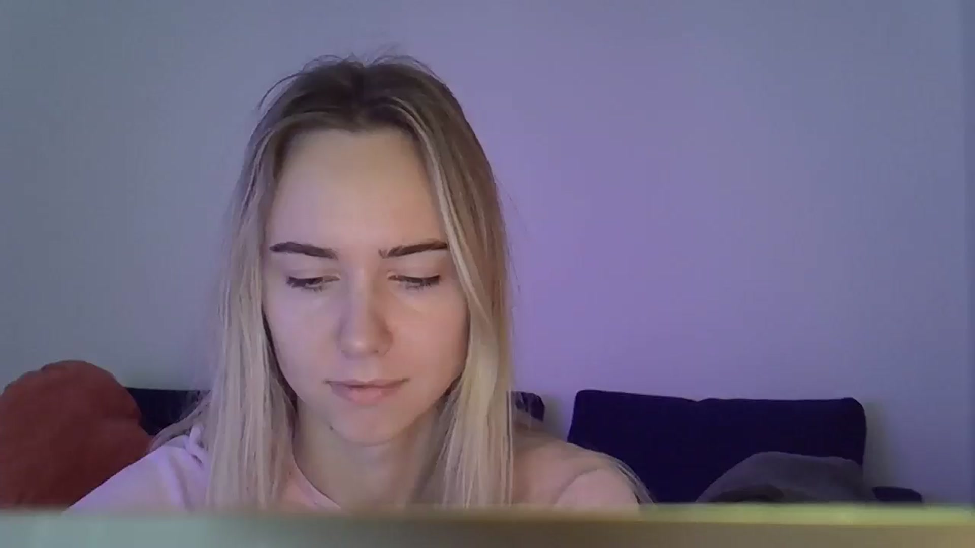 Gallery image thumbnail from Ocean__Soul's myfreecams stream on, 04/21/2025, 07:16 image 2 of 20