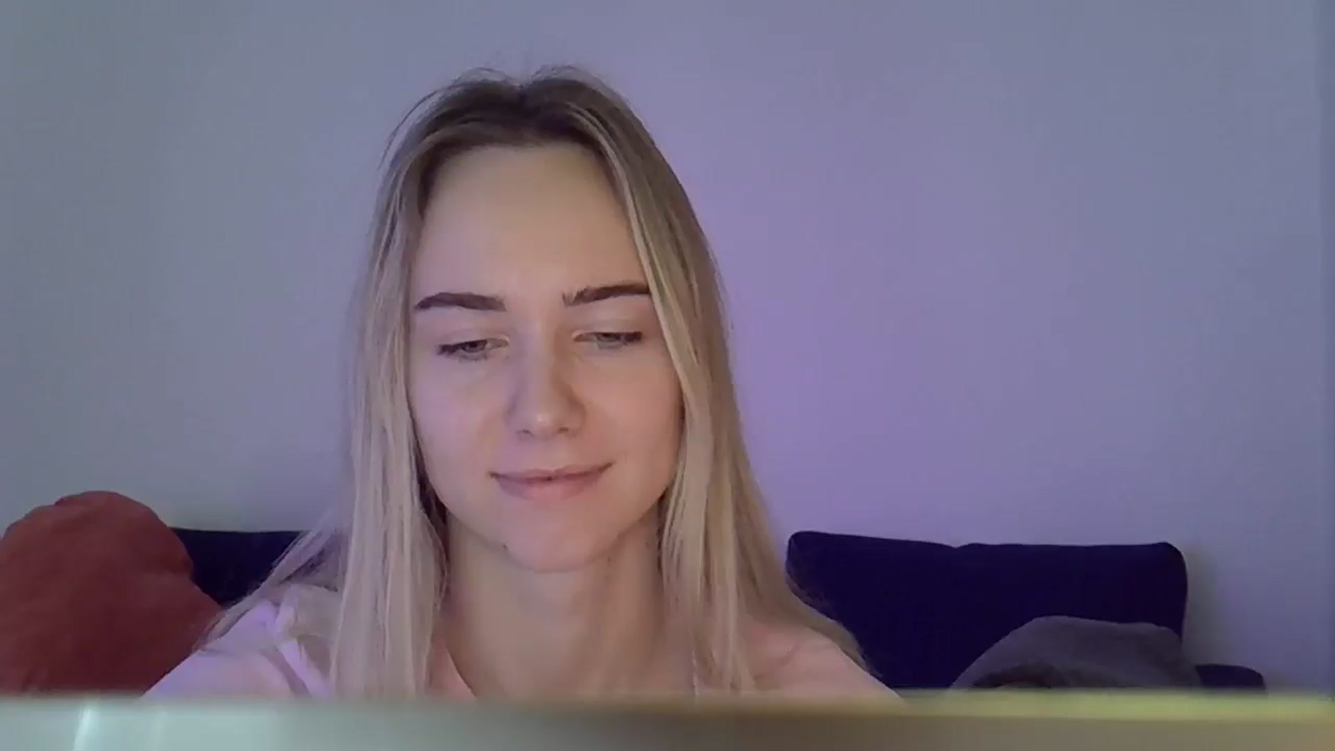 Gallery image thumbnail from Ocean__Soul's myfreecams stream on, 04/21/2025, 07:16 image 19 of 20