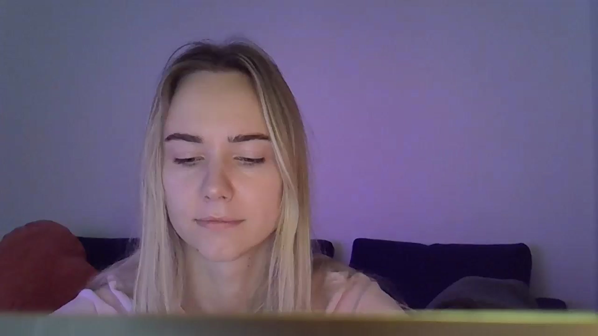 Gallery image thumbnail from Ocean__Soul's myfreecams stream on, 04/21/2025, 07:16 image 11 of 20