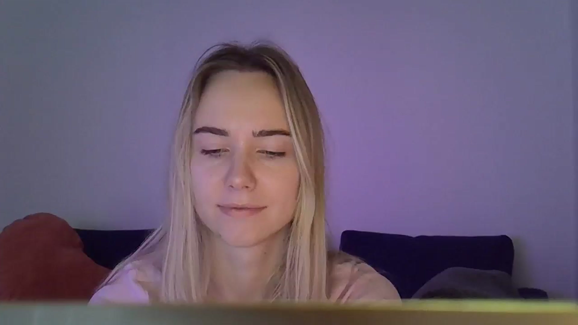 Gallery image thumbnail from Ocean__Soul's myfreecams stream on, 04/21/2025, 07:16 image 13 of 20