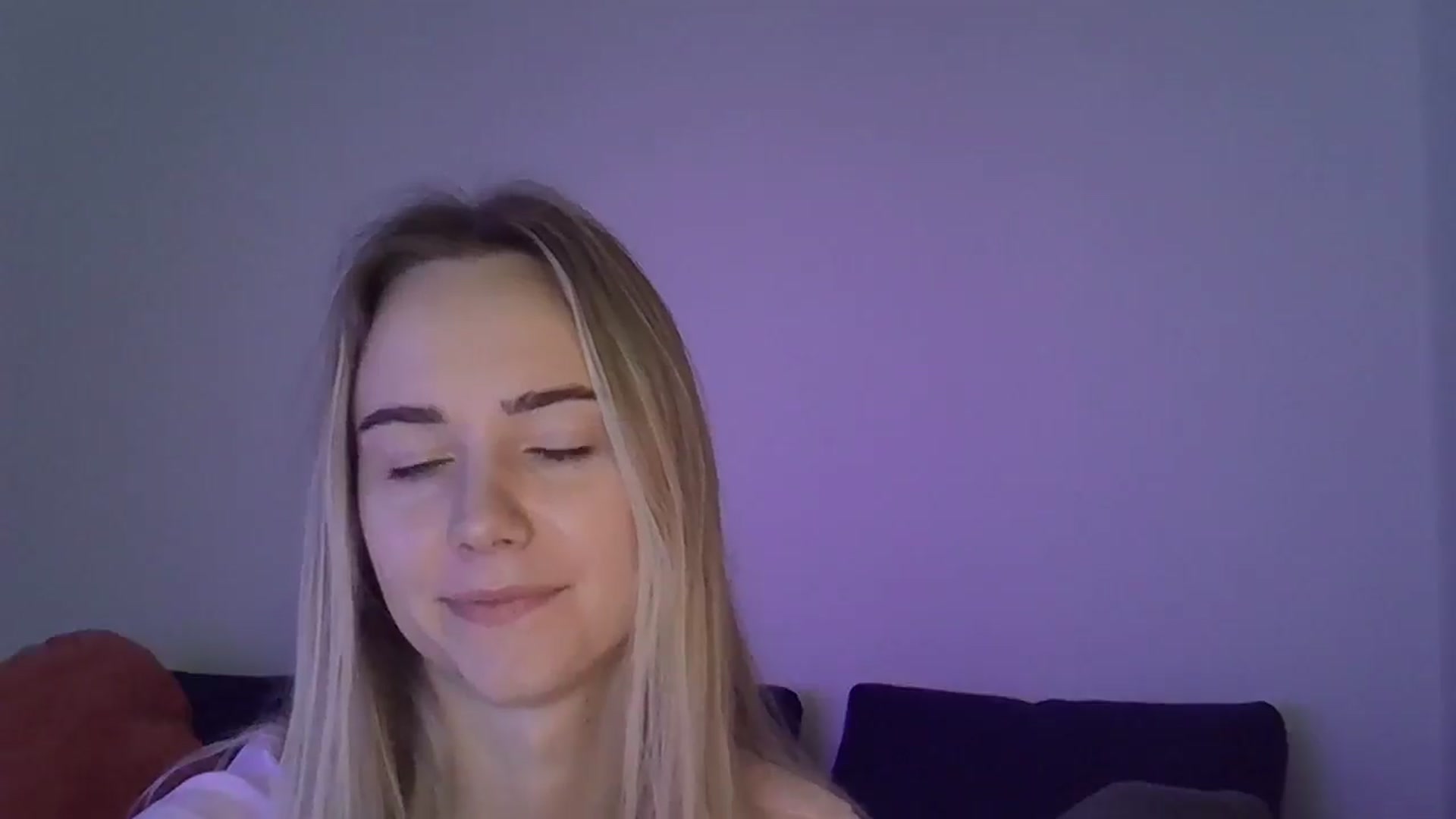 Gallery image thumbnail from Ocean__Soul's myfreecams stream on, 04/21/2025, 09:50 image 17 of 20